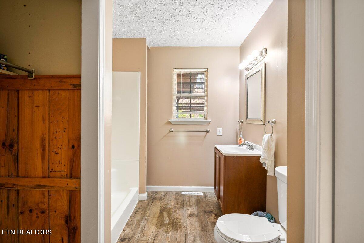 225 Country Way Drive Lafollette TN 37766