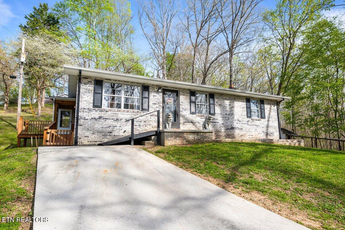 225 Country Way Drive Lafollette TN 37766
