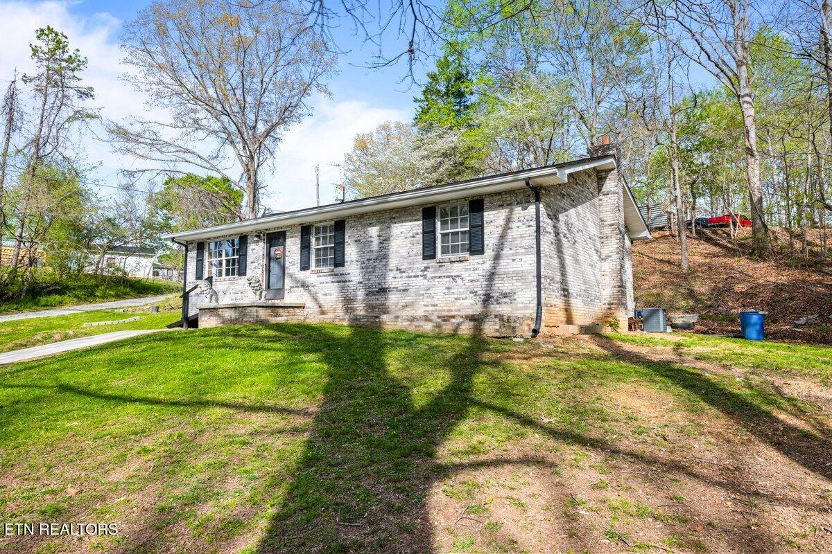 225 Country Way Drive Lafollette TN 37766