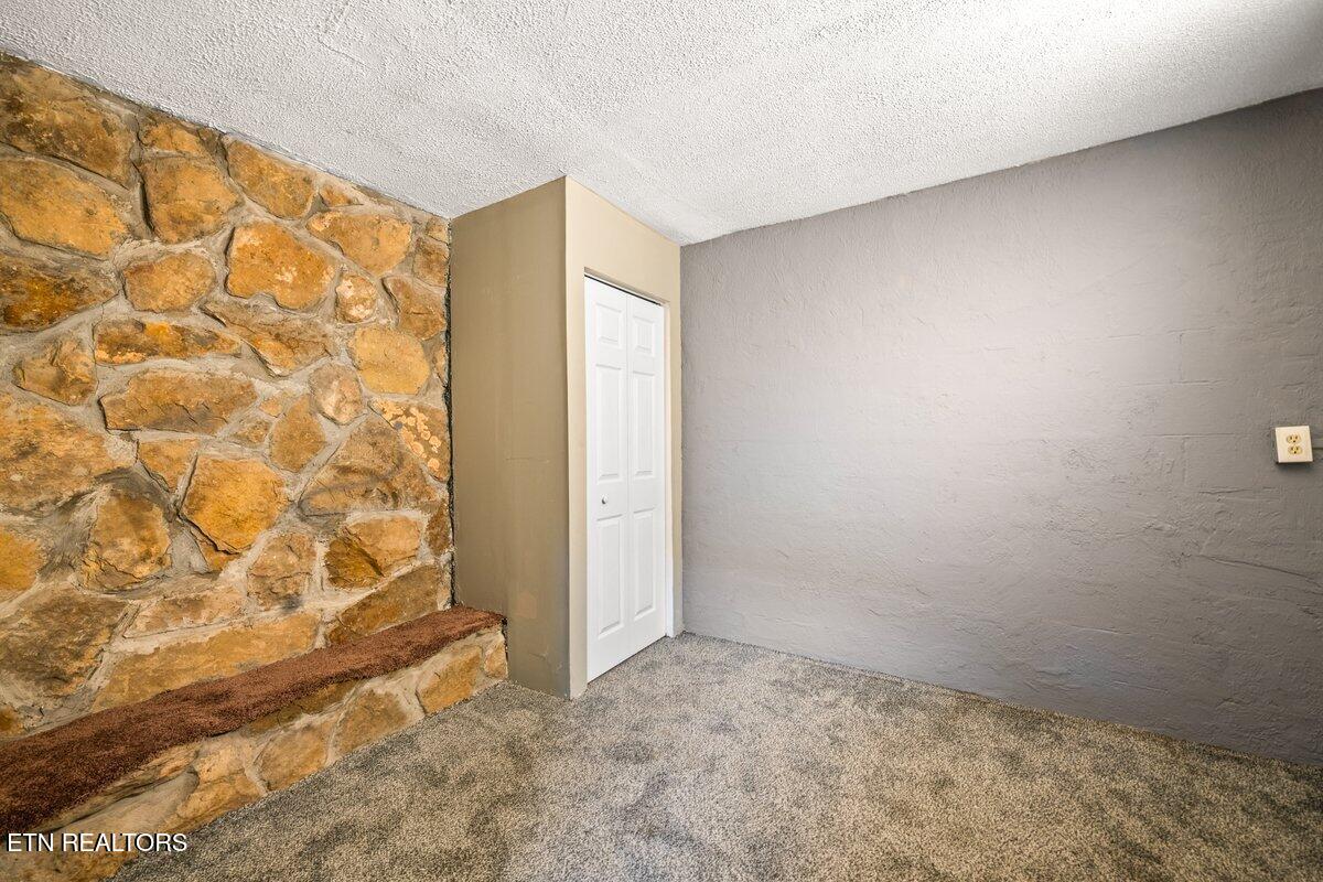225 Country Way Drive Lafollette TN 37766