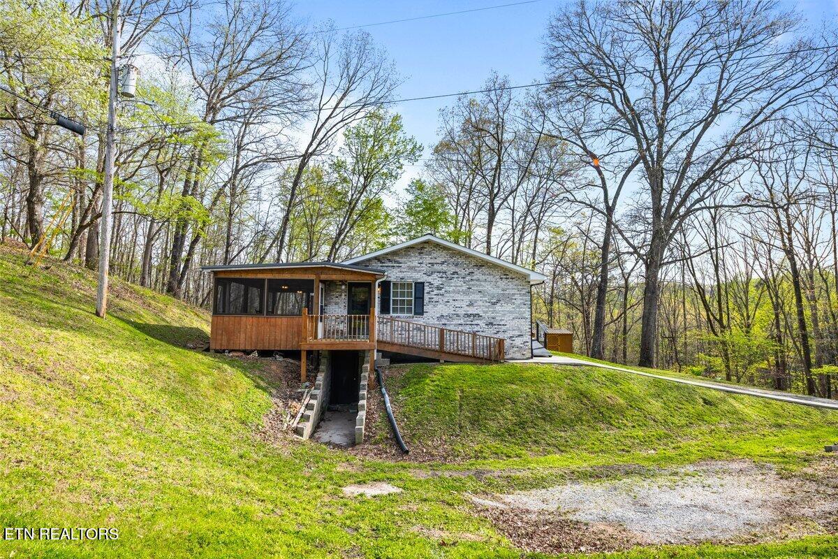 225 Country Way Drive Lafollette TN 37766