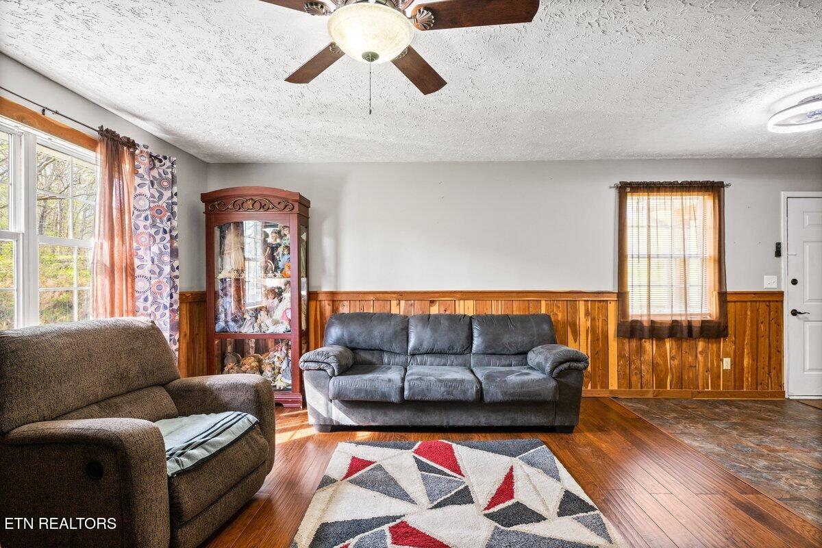 225 Country Way Drive Lafollette TN 37766
