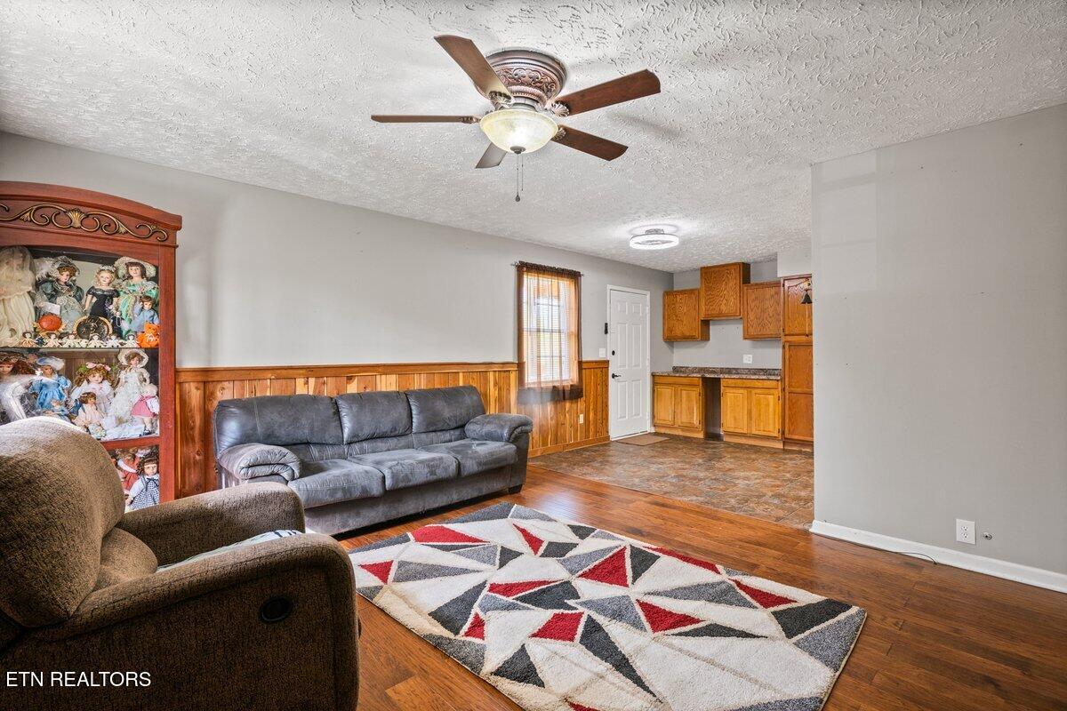 225 Country Way Drive Lafollette TN 37766