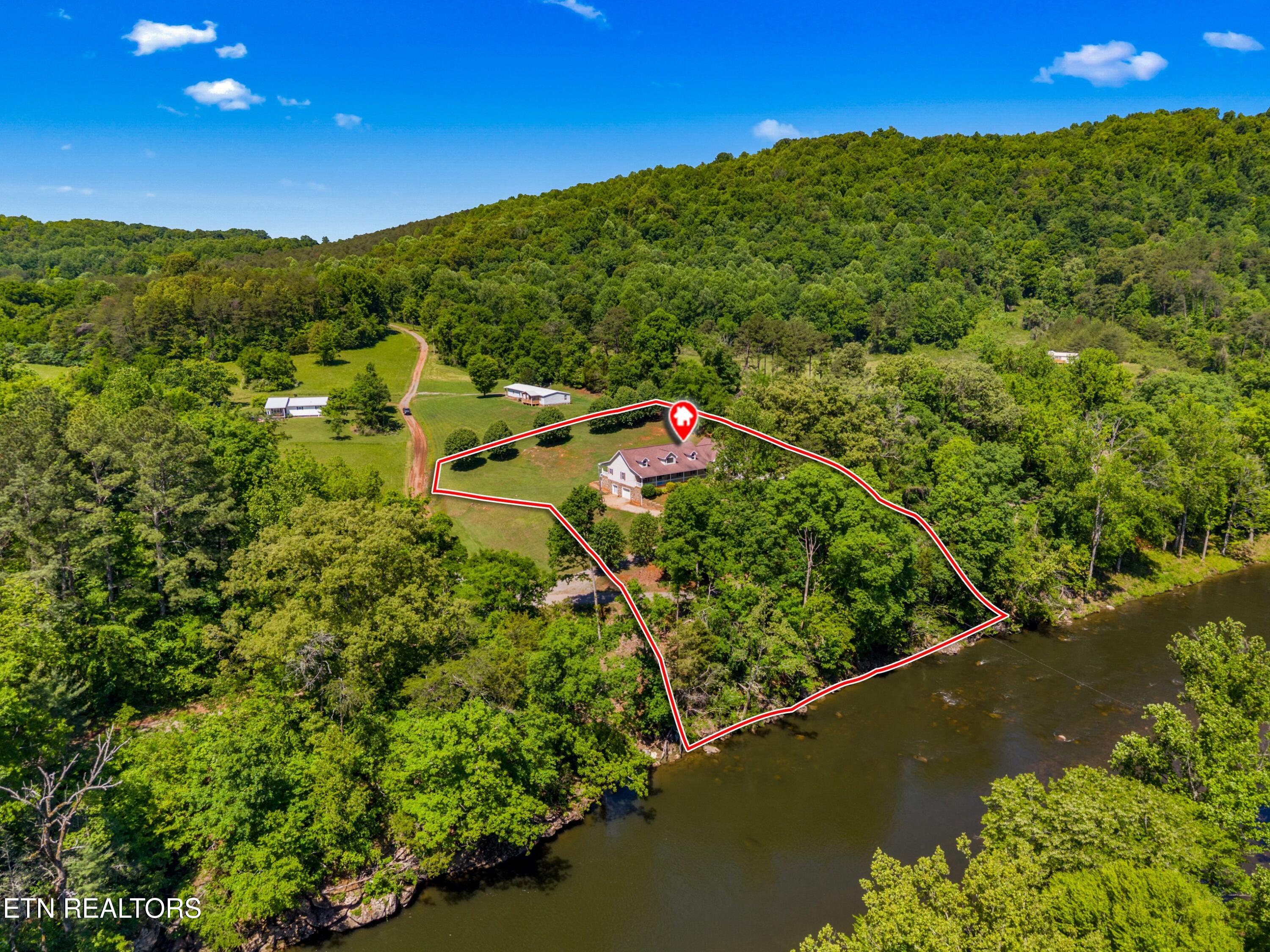2433 Green Road Cosby TN 37722