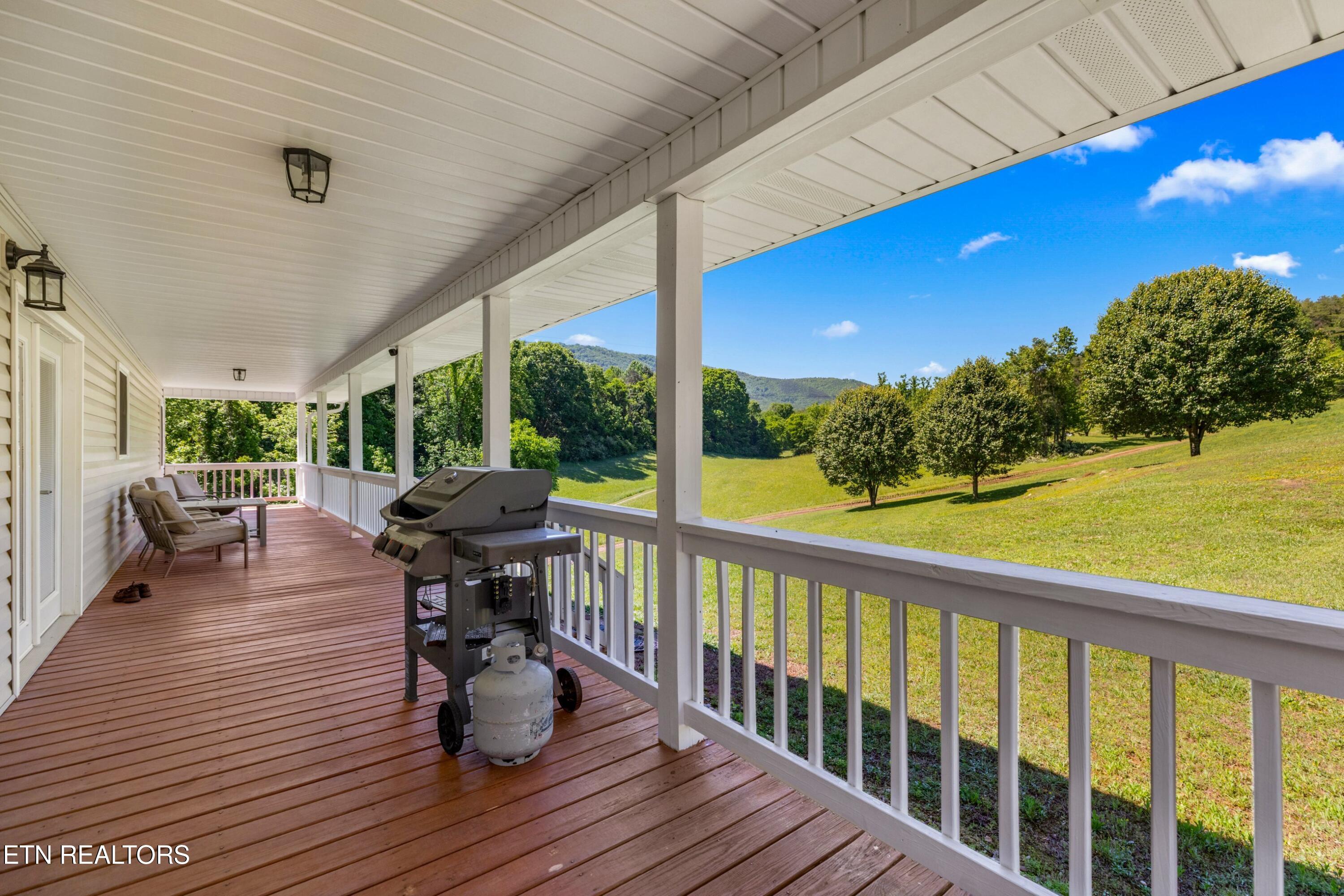 2433 Green Road Cosby TN 37722
