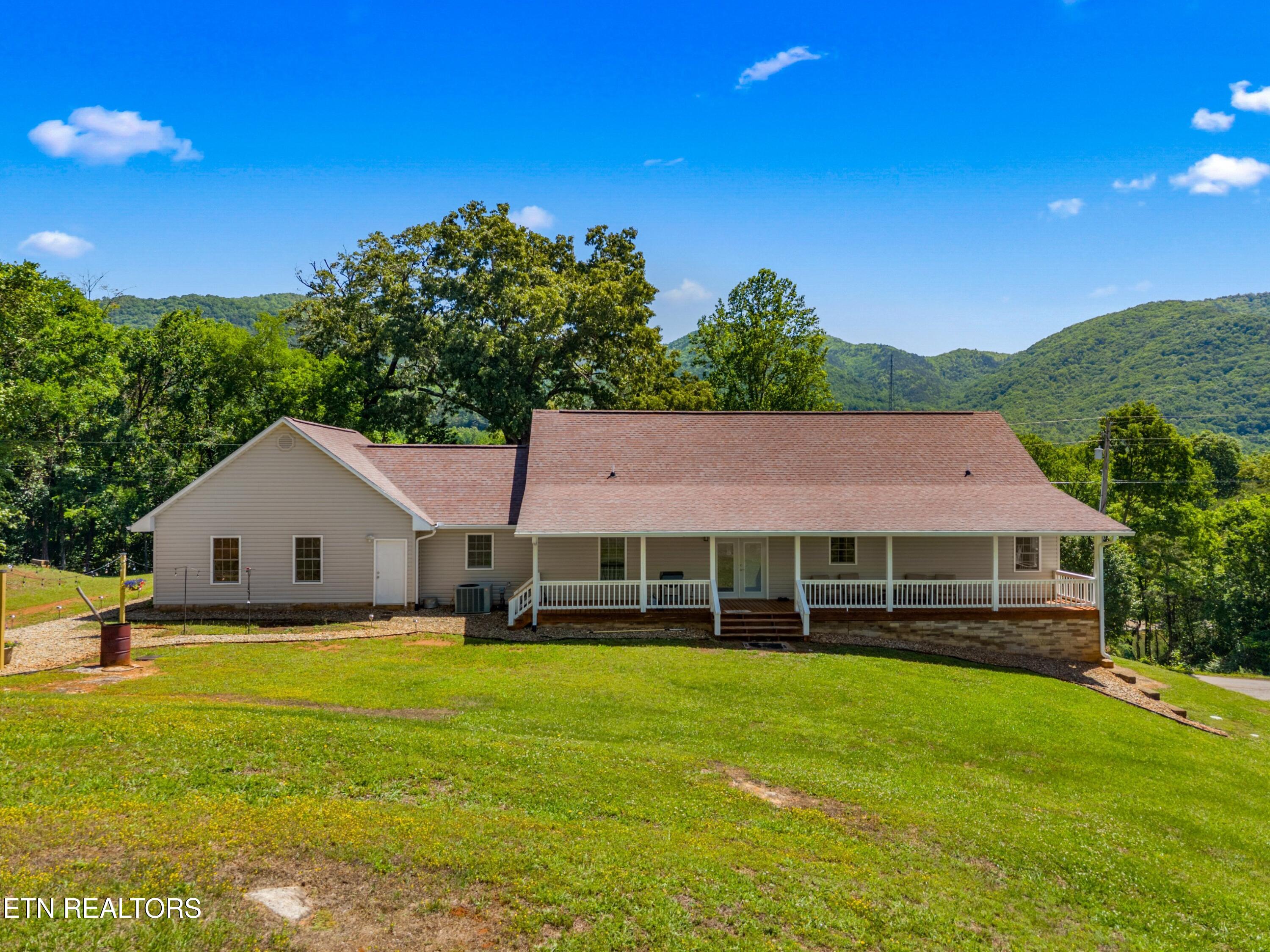 2433 Green Road Cosby TN 37722
