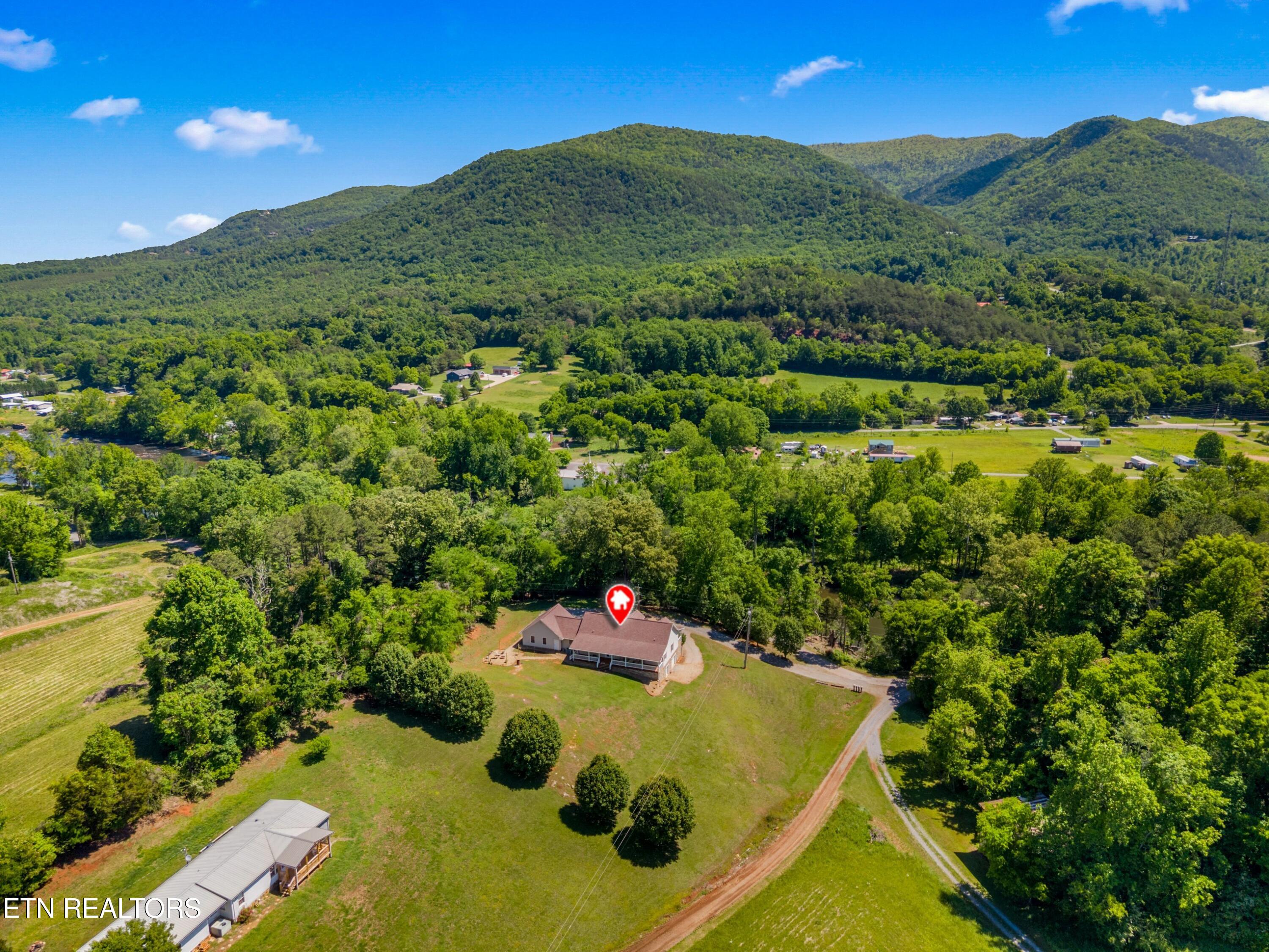 2433 Green Road Cosby TN 37722