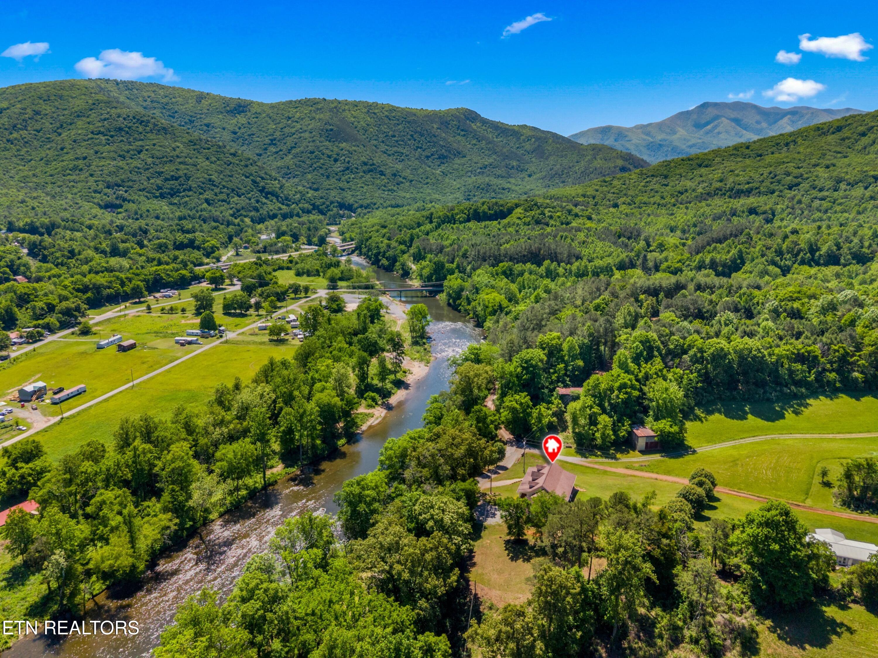2433 Green Road Cosby TN 37722