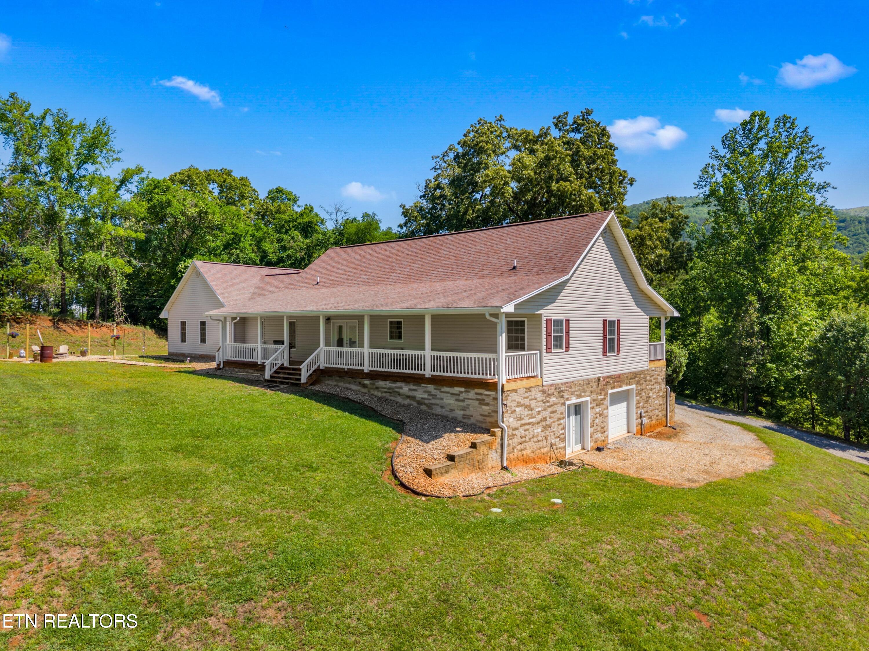 2433 Green Road Cosby TN 37722