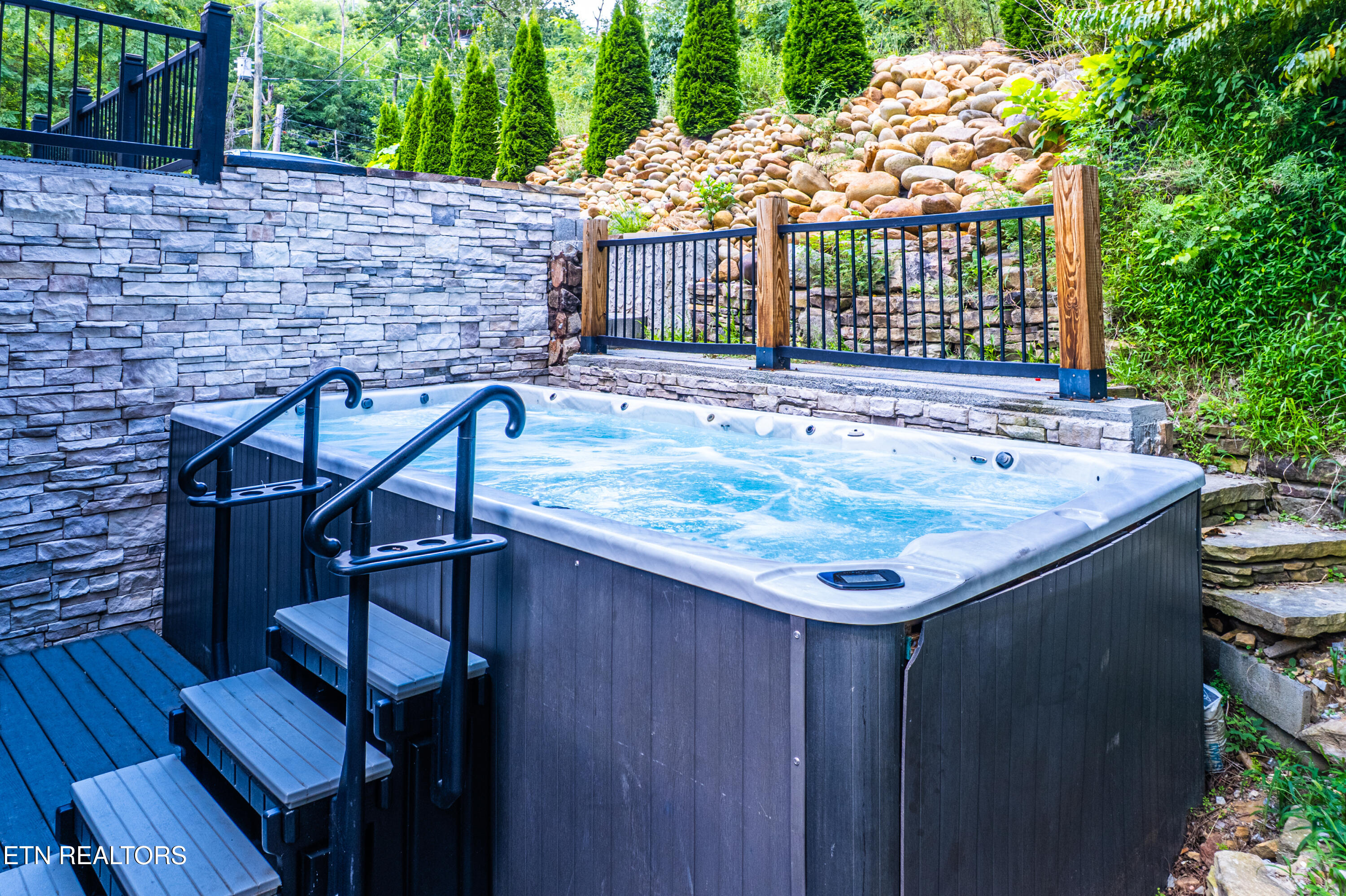 887 Sourwood Drive Gatlinburg TN 37738