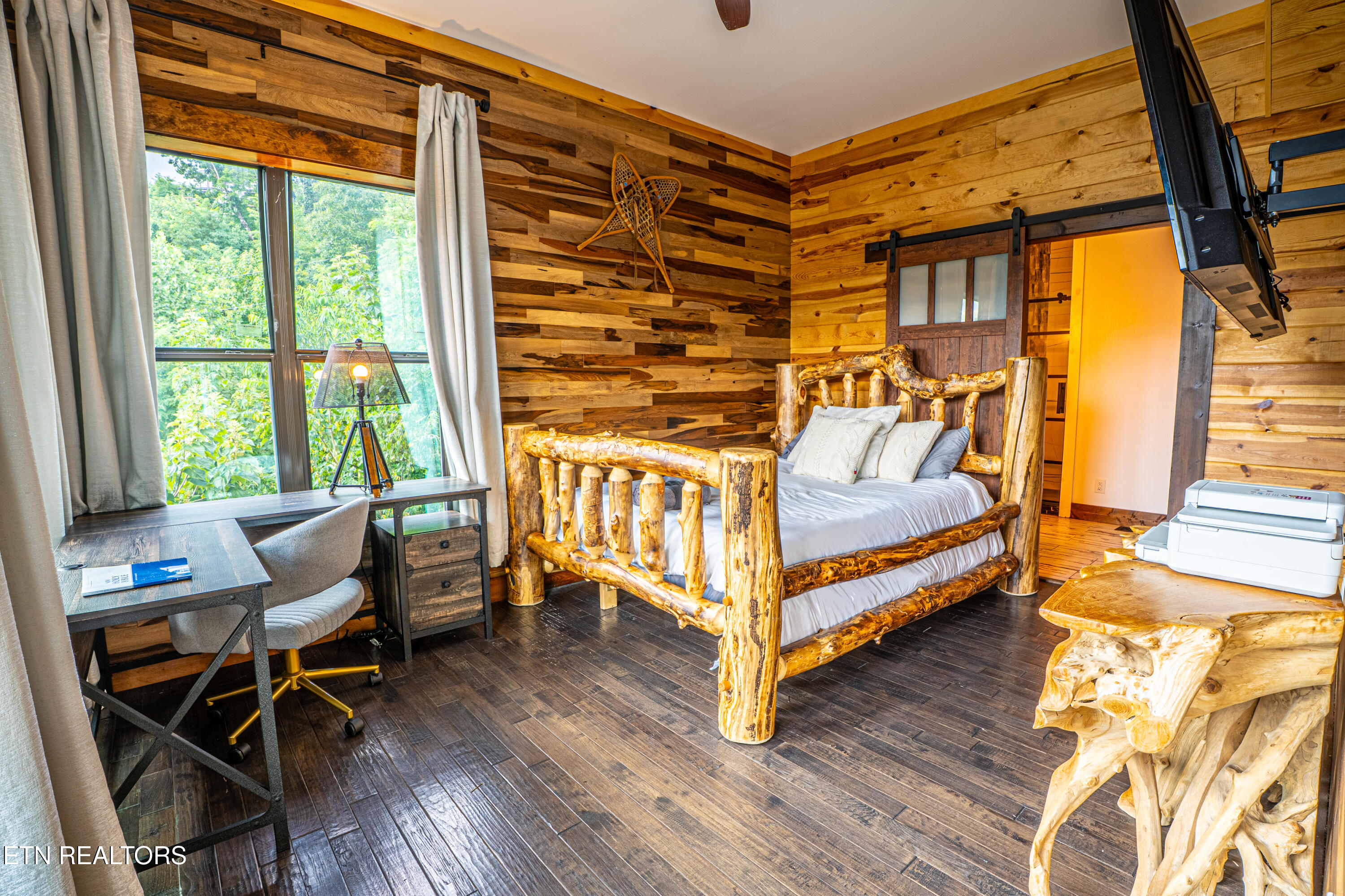 887 Sourwood Drive Gatlinburg TN 37738