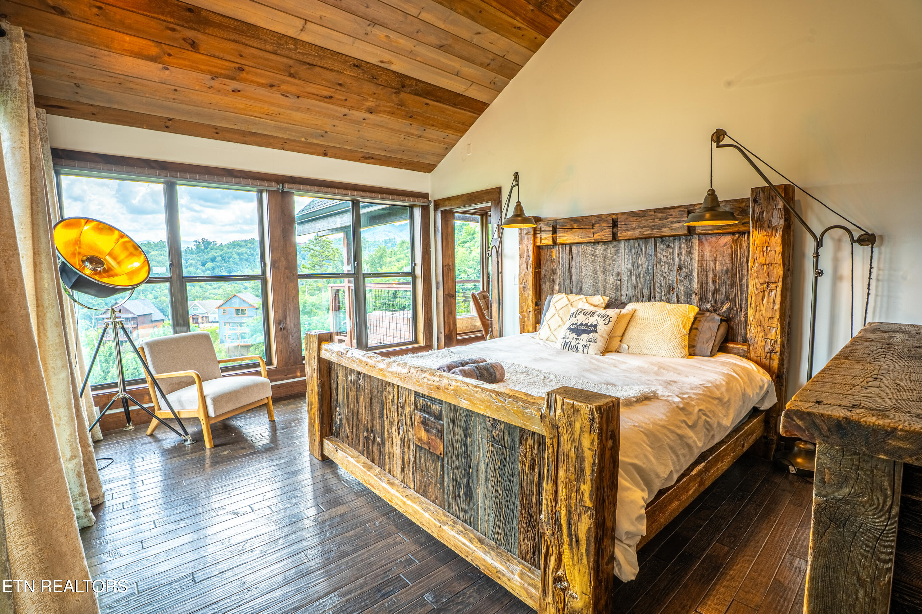 887 Sourwood Drive Gatlinburg TN 37738