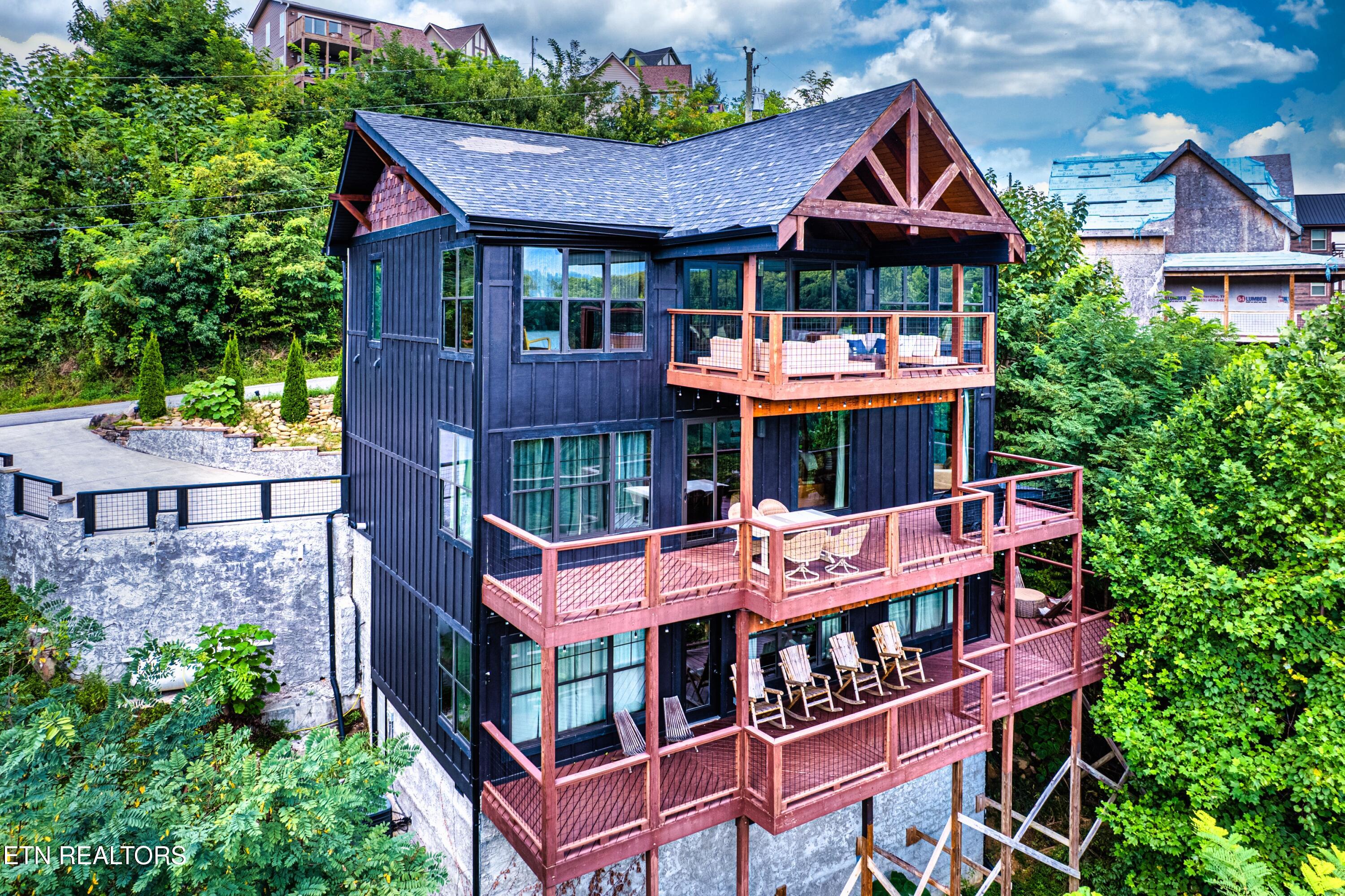 887 Sourwood Drive Gatlinburg TN 37738