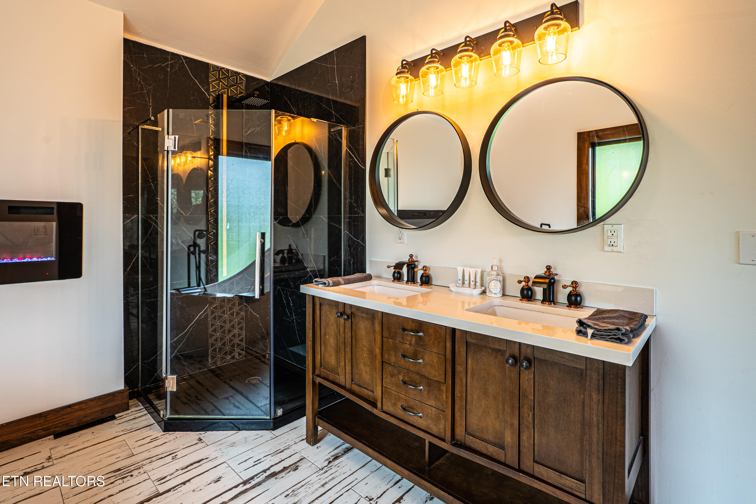 887 Sourwood Drive Gatlinburg TN 37738