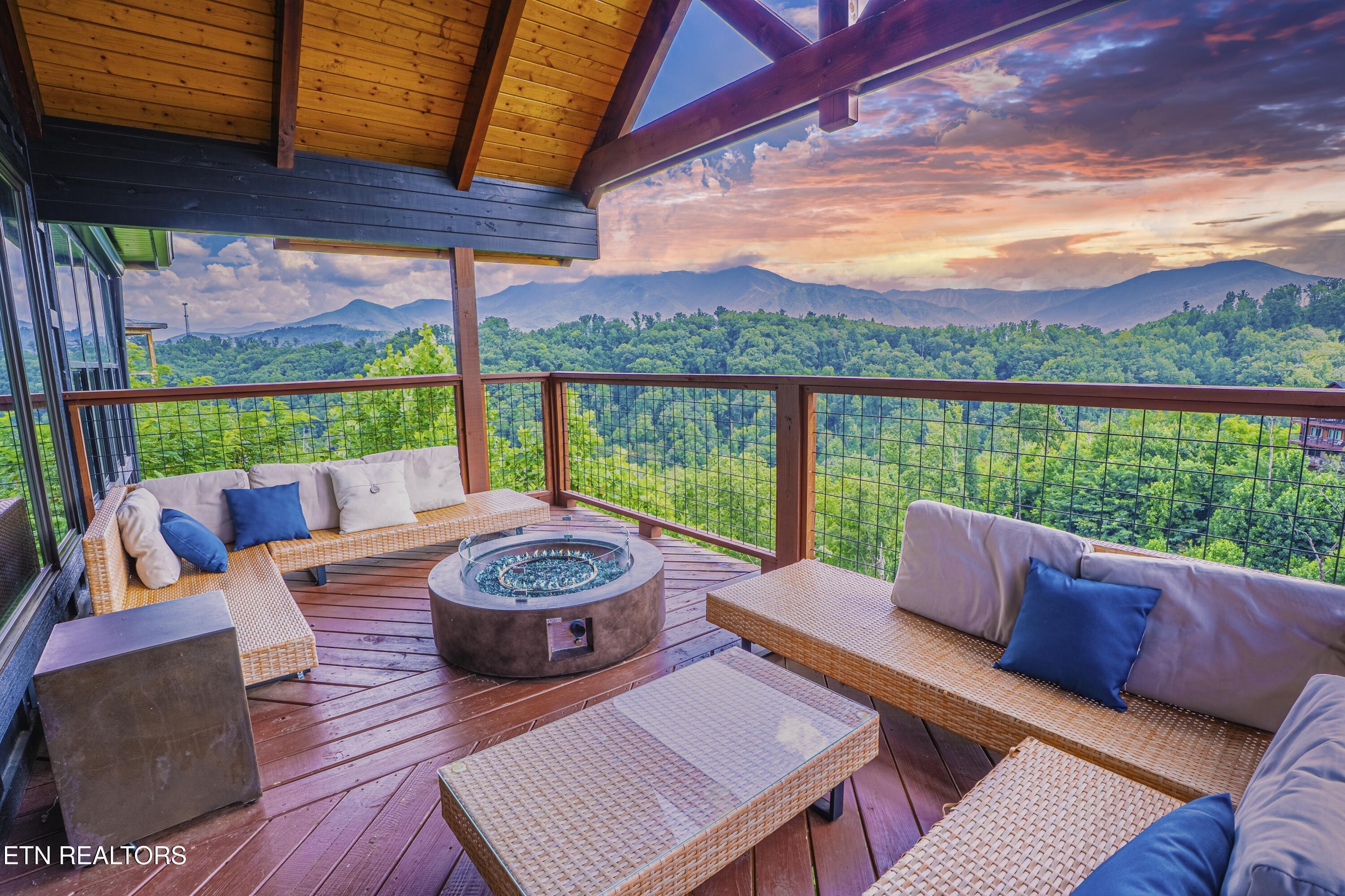 887 Sourwood Drive Gatlinburg TN 37738