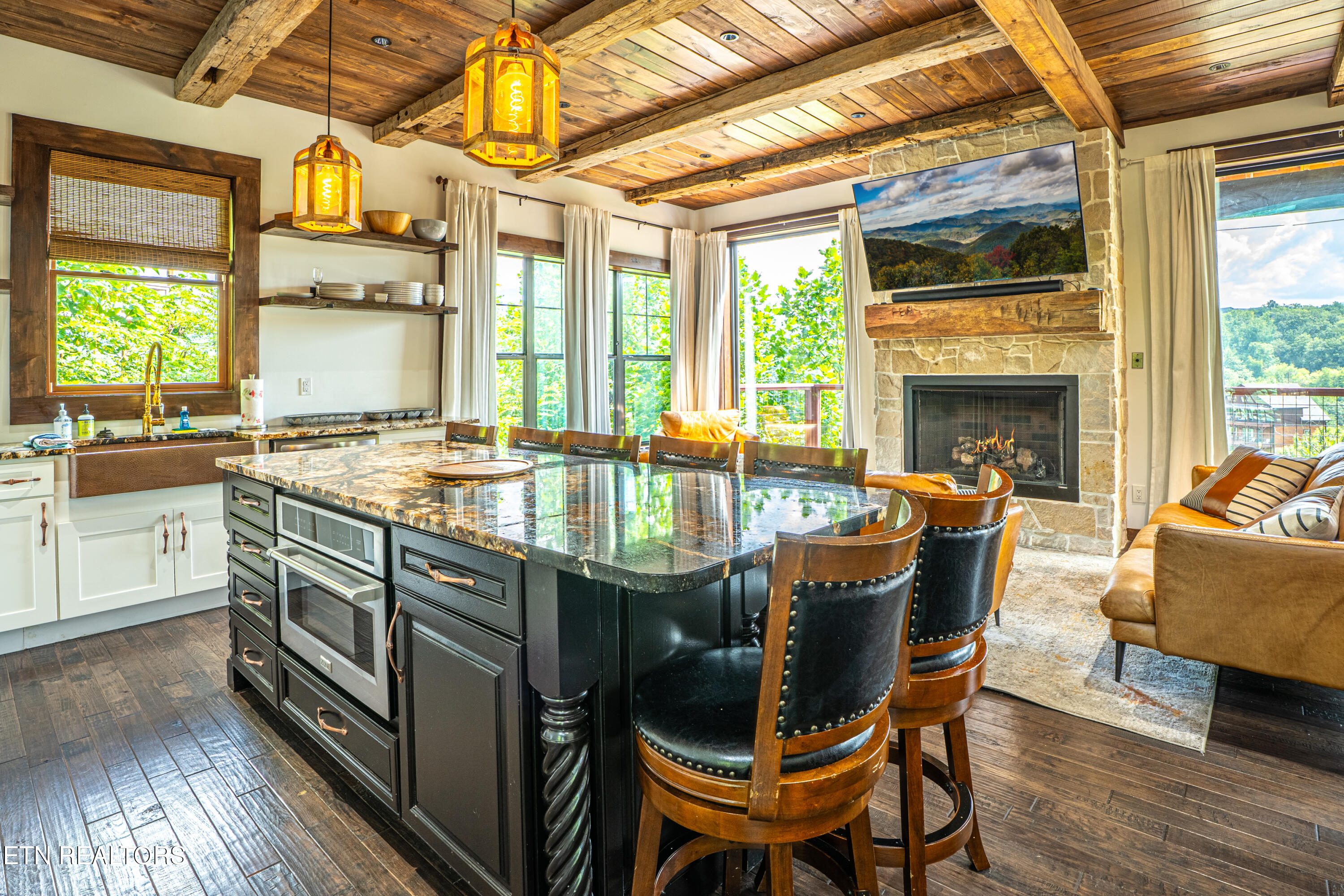 887 Sourwood Drive Gatlinburg TN 37738