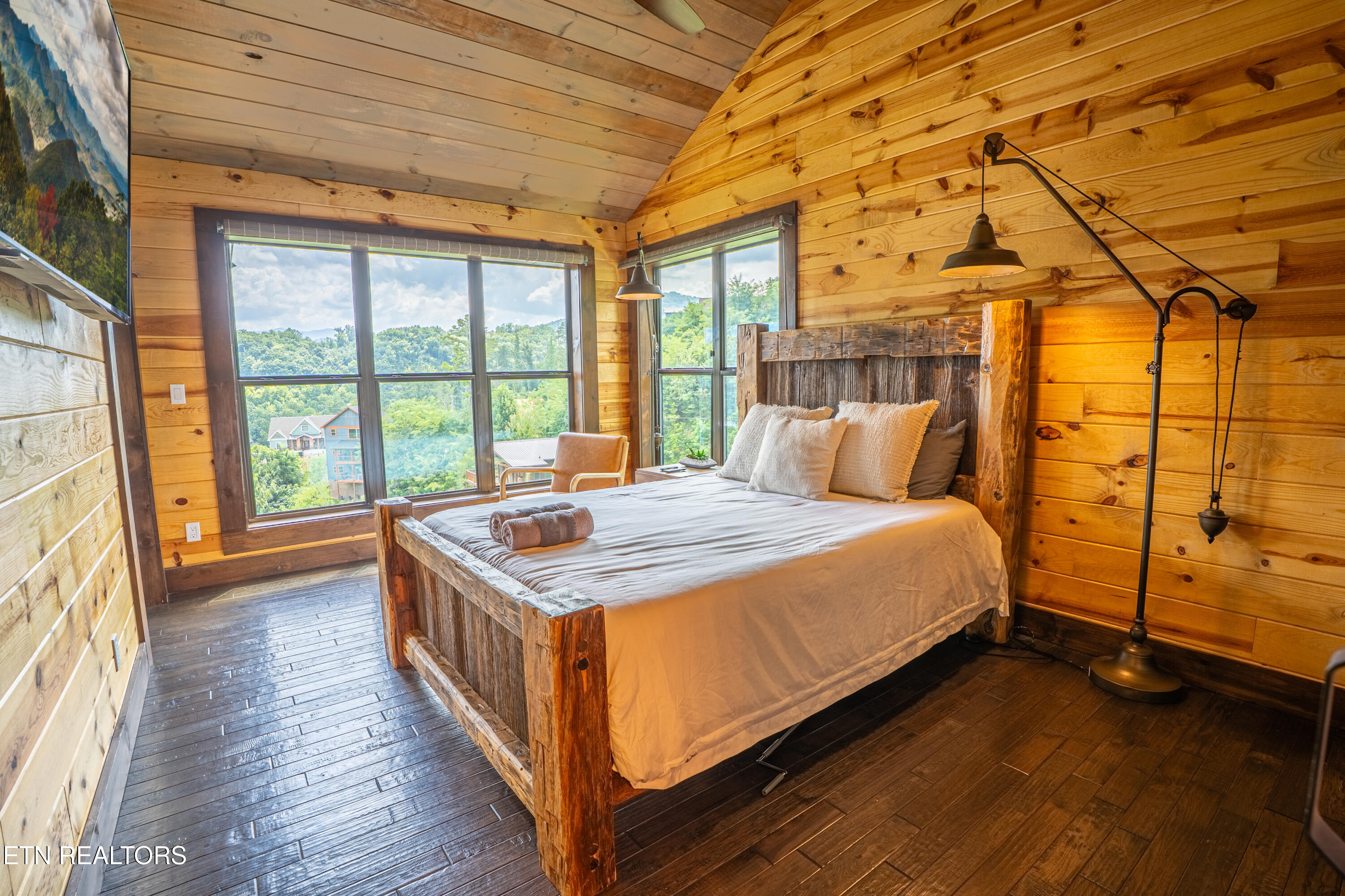 887 Sourwood Drive Gatlinburg TN 37738