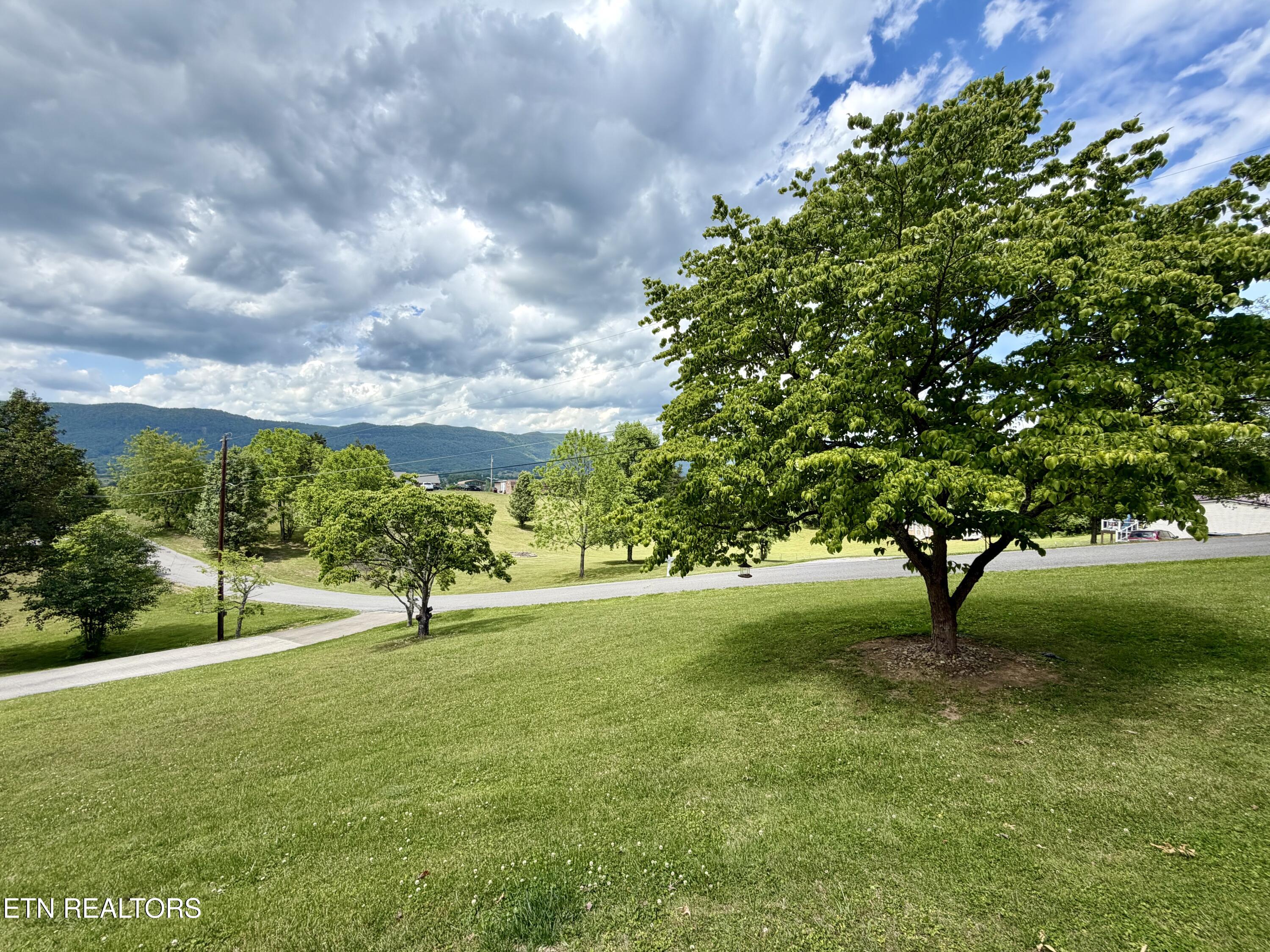 688 Stiner Lane Lafollette TN 37766