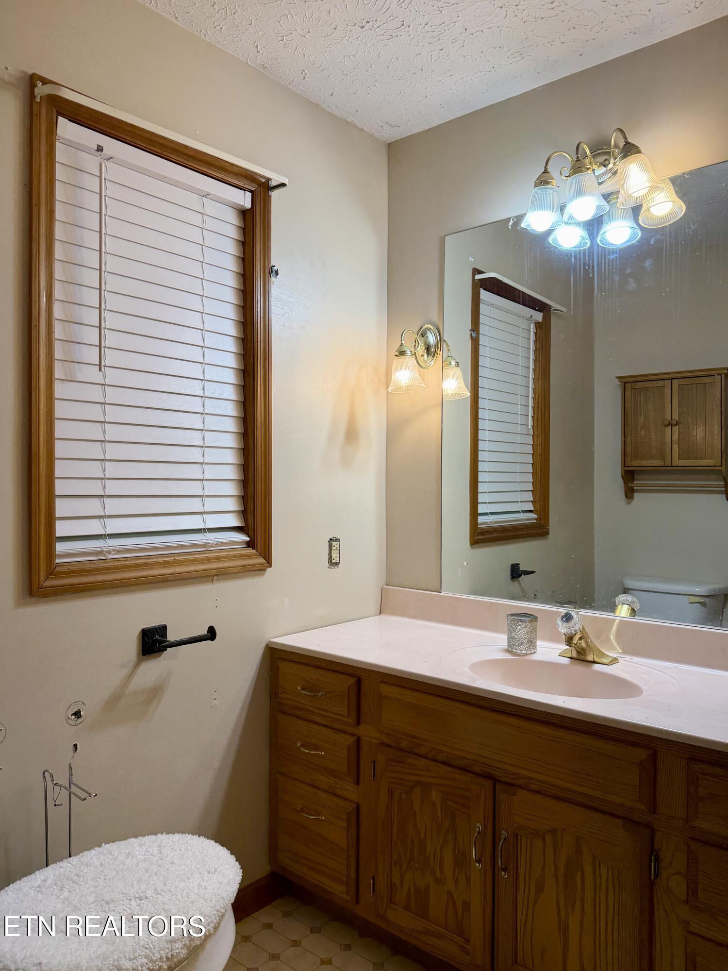 688 Stiner Lane Lafollette TN 37766