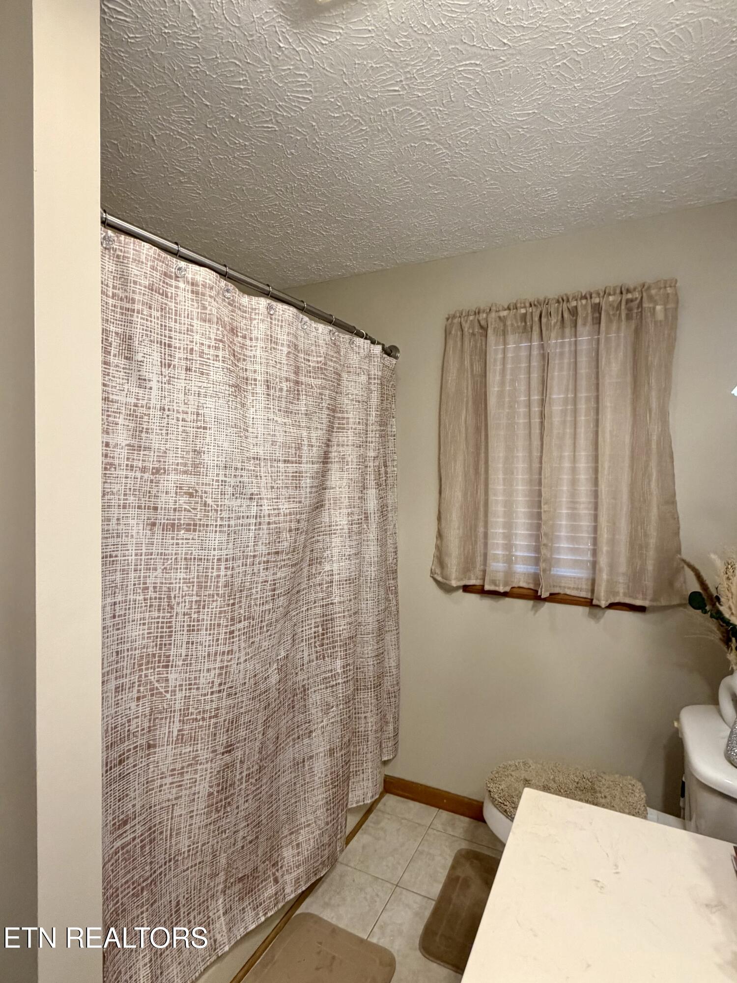 688 Stiner Lane Lafollette TN 37766