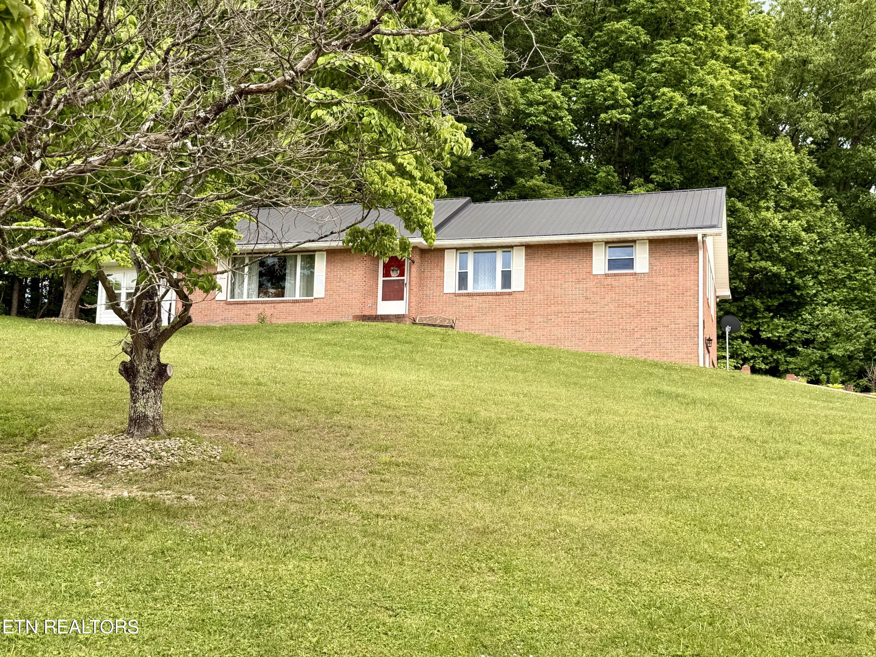 688 Stiner Lane Lafollette TN 37766