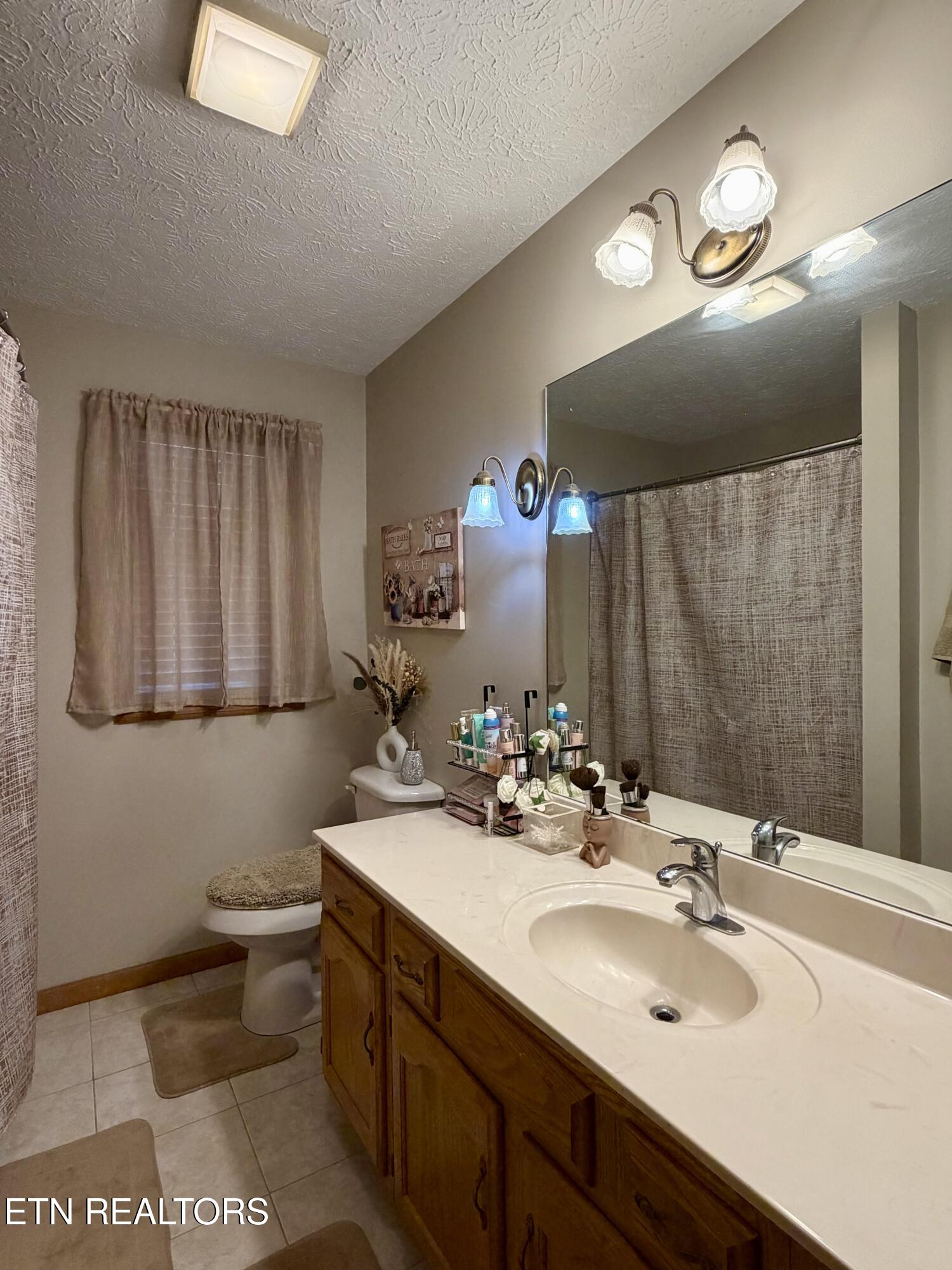 688 Stiner Lane Lafollette TN 37766