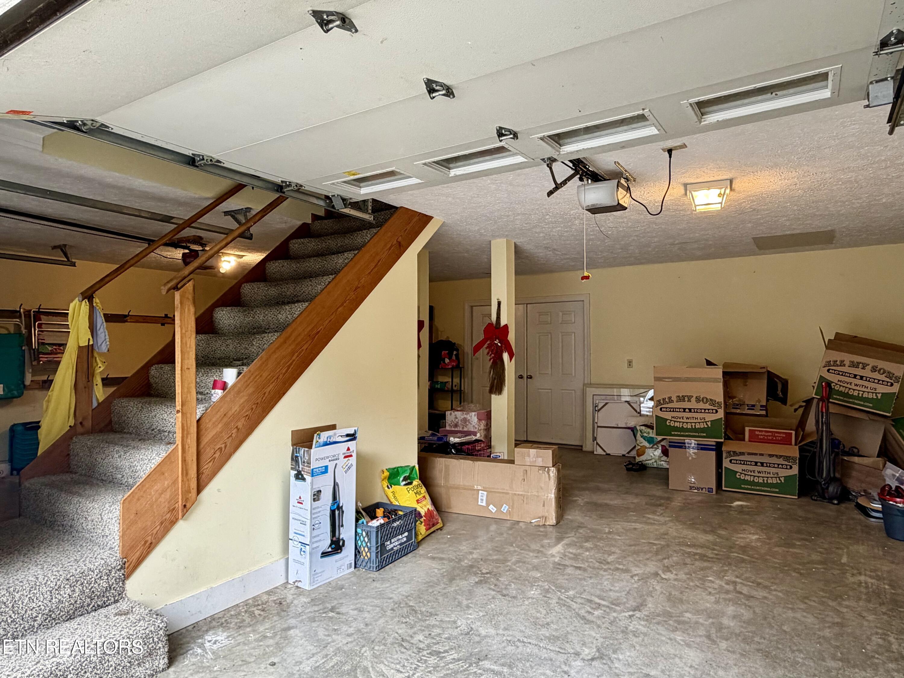 688 Stiner Lane Lafollette TN 37766