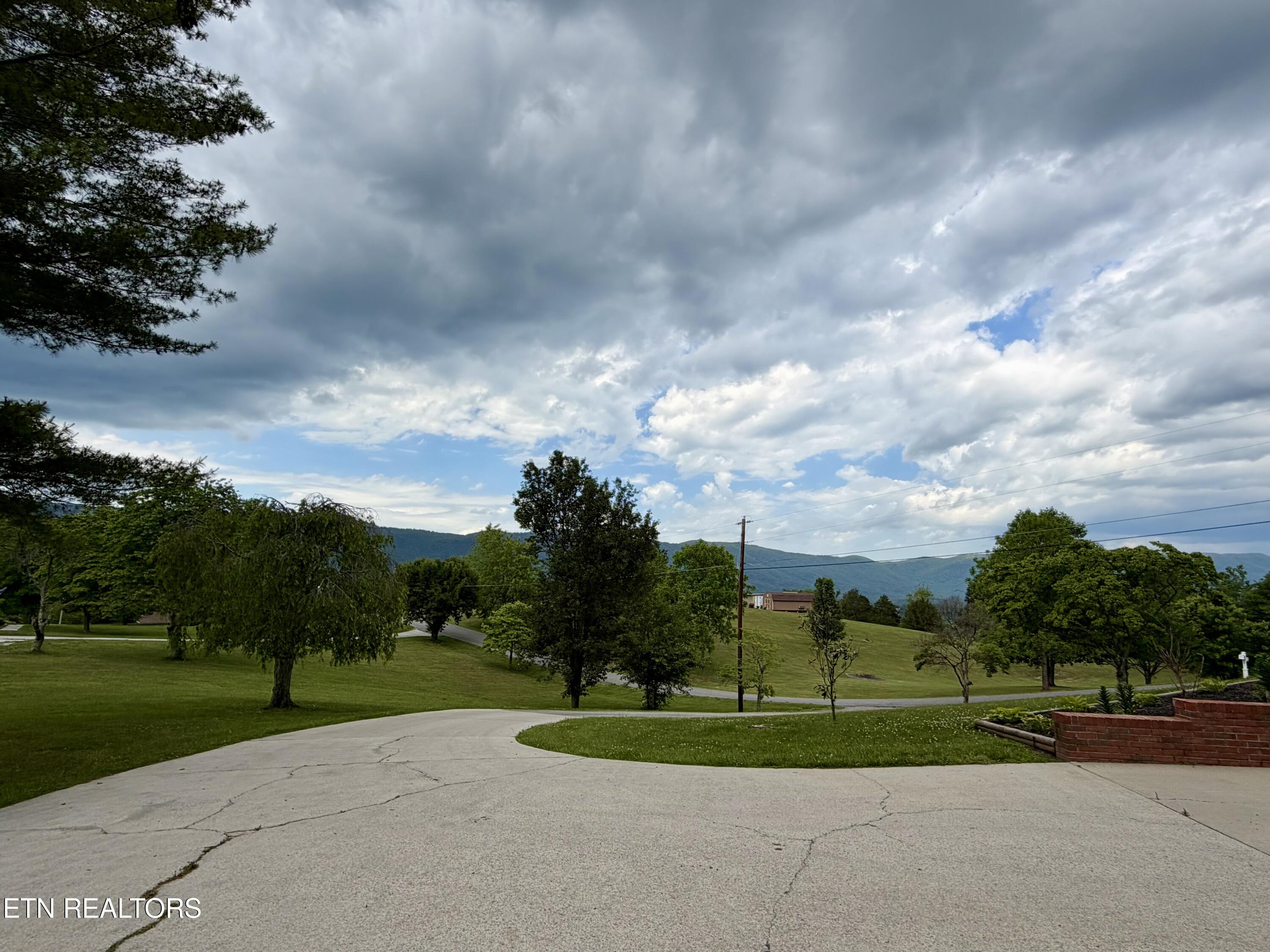 688 Stiner Lane Lafollette TN 37766