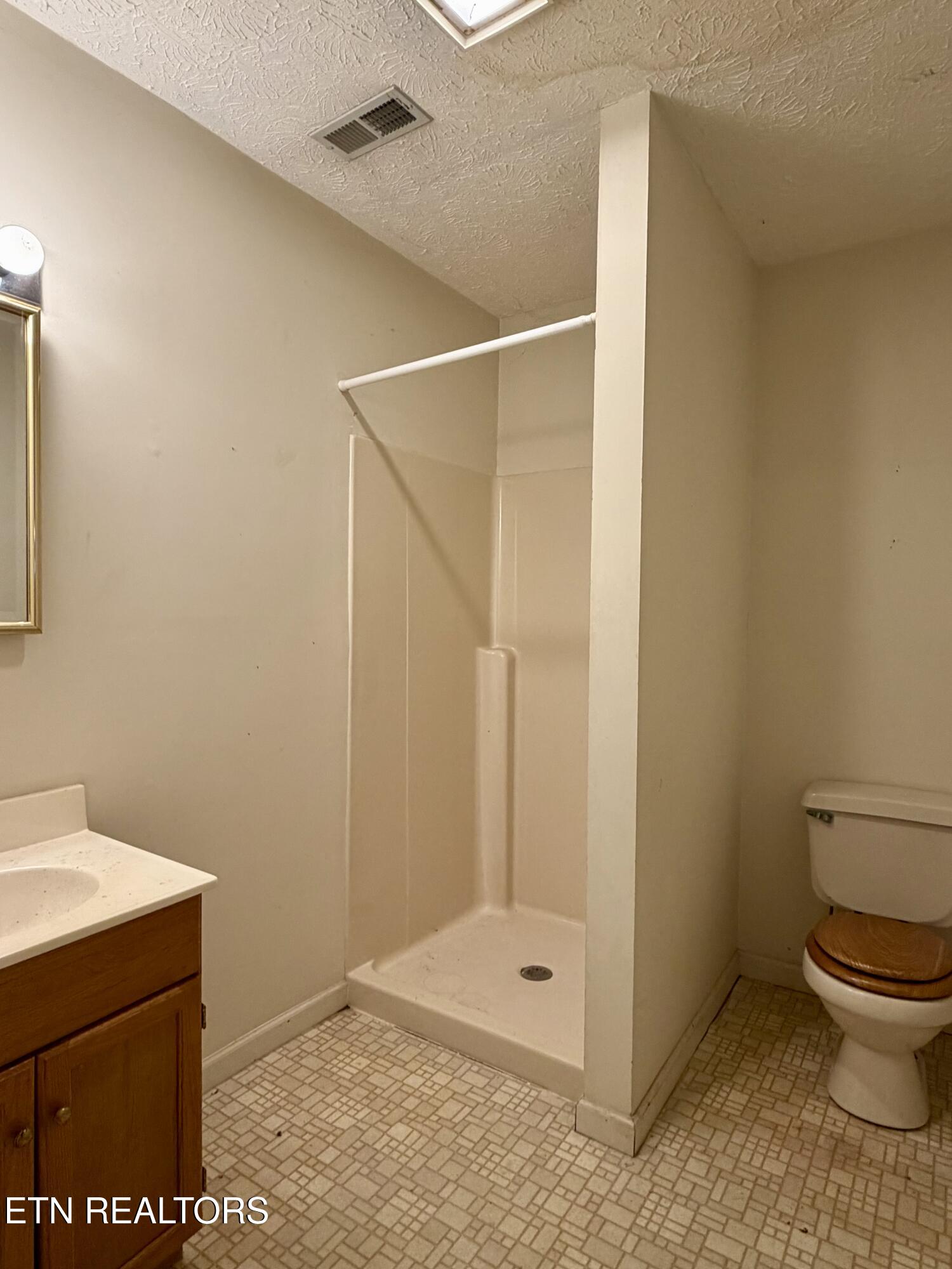 688 Stiner Lane Lafollette TN 37766