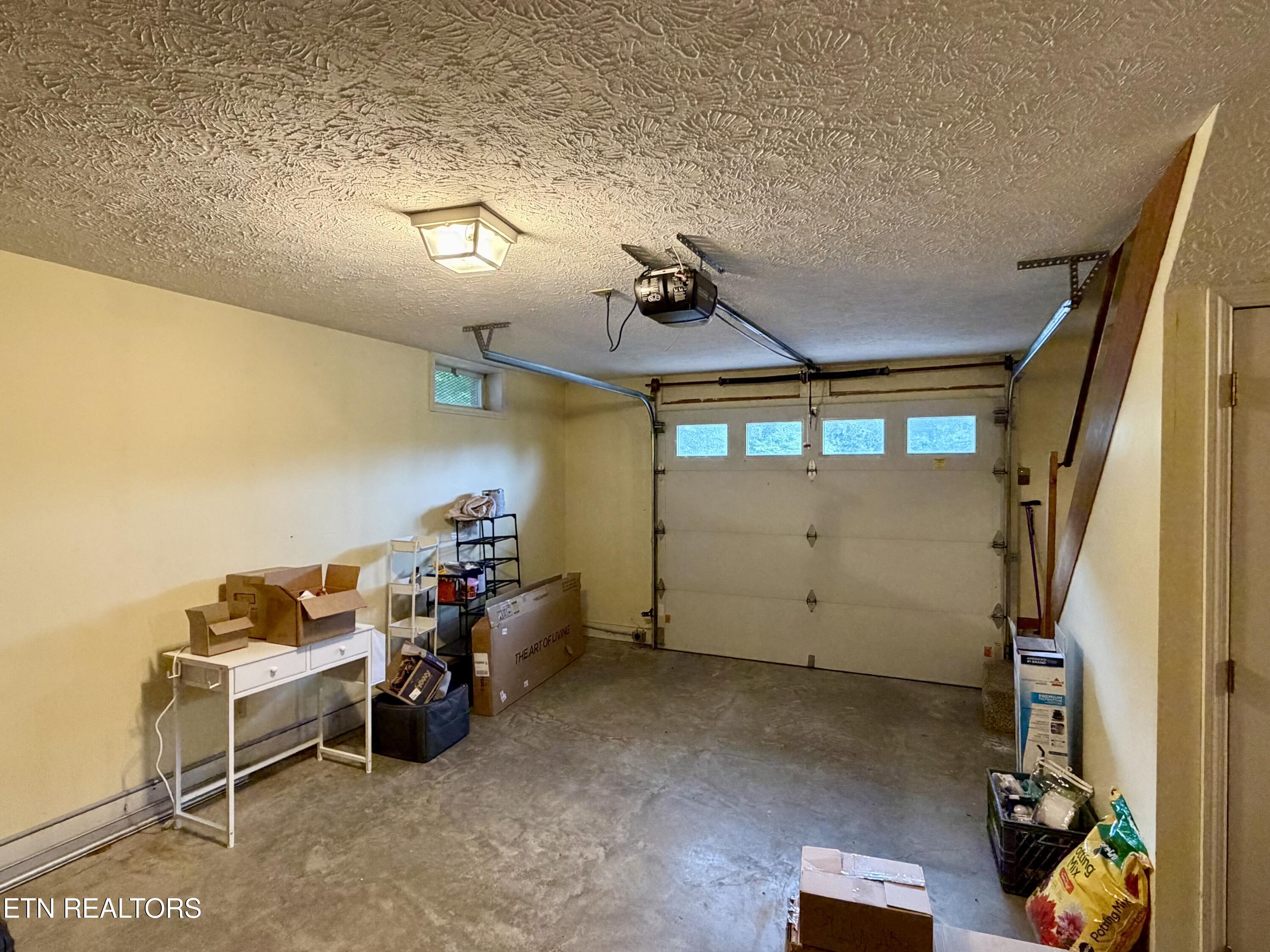 688 Stiner Lane Lafollette TN 37766