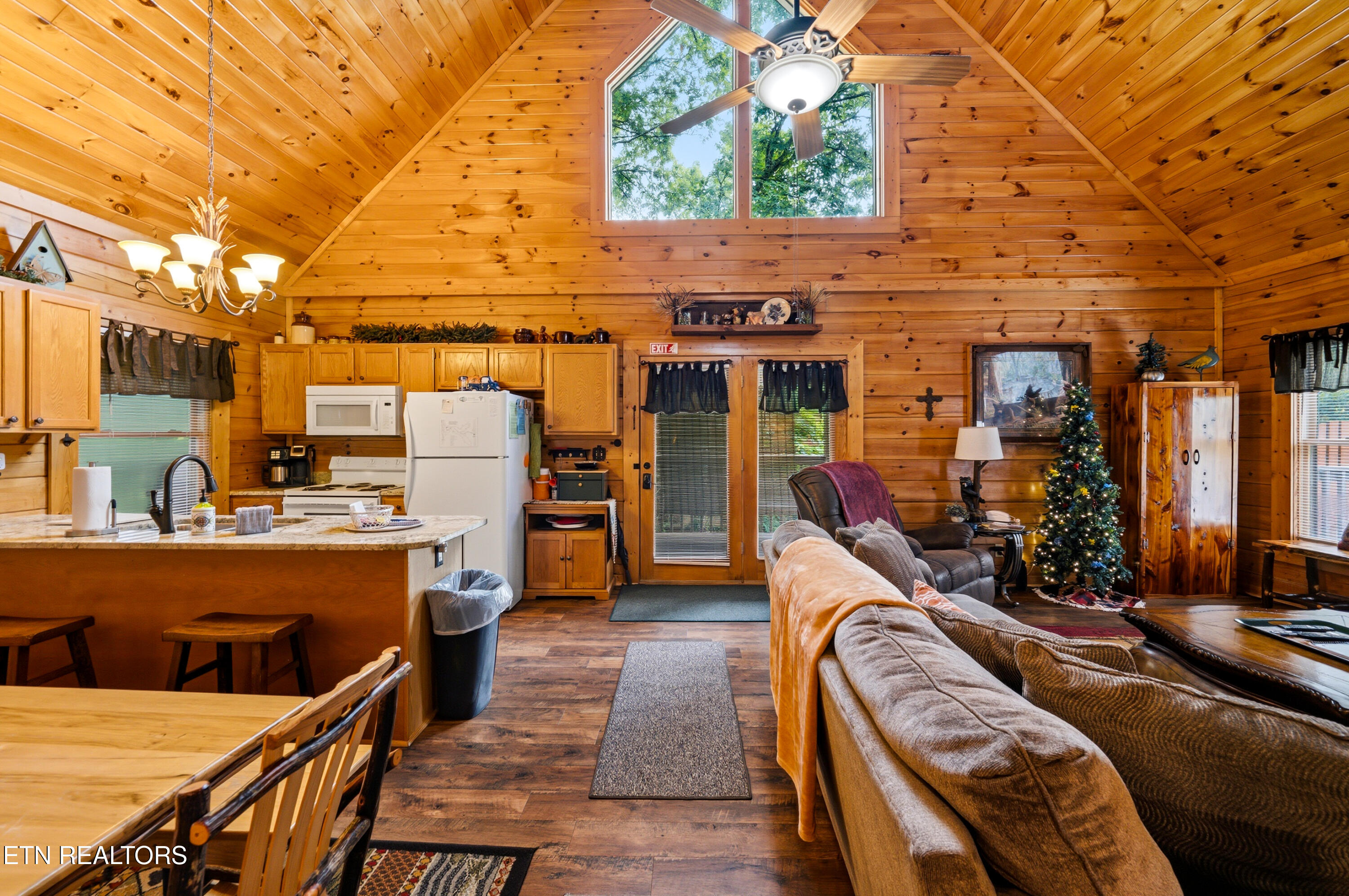 2123 Wingspan Drive Sevierville TN 37876