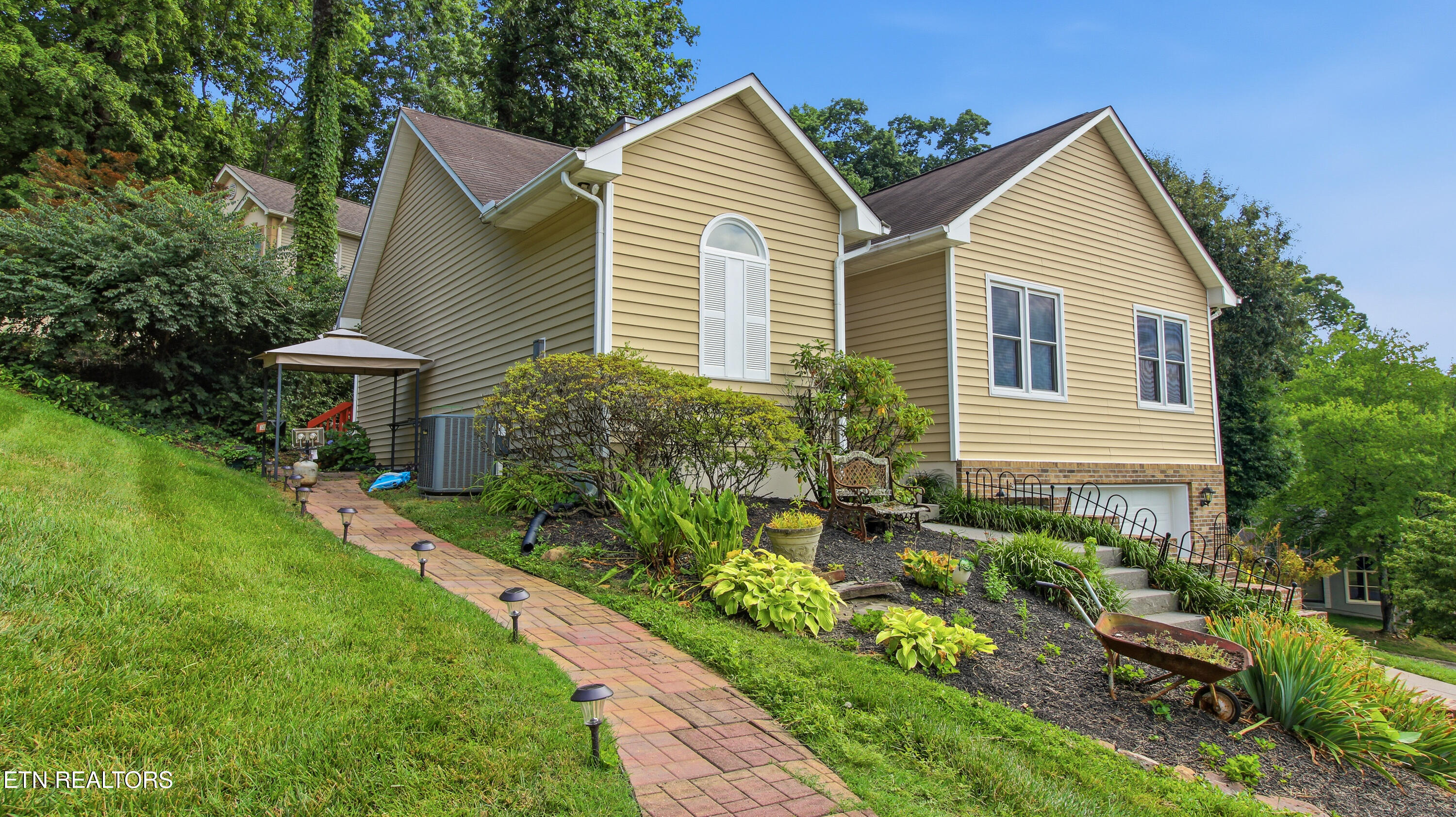 8504 Old Towne Court Knoxville TN 37923