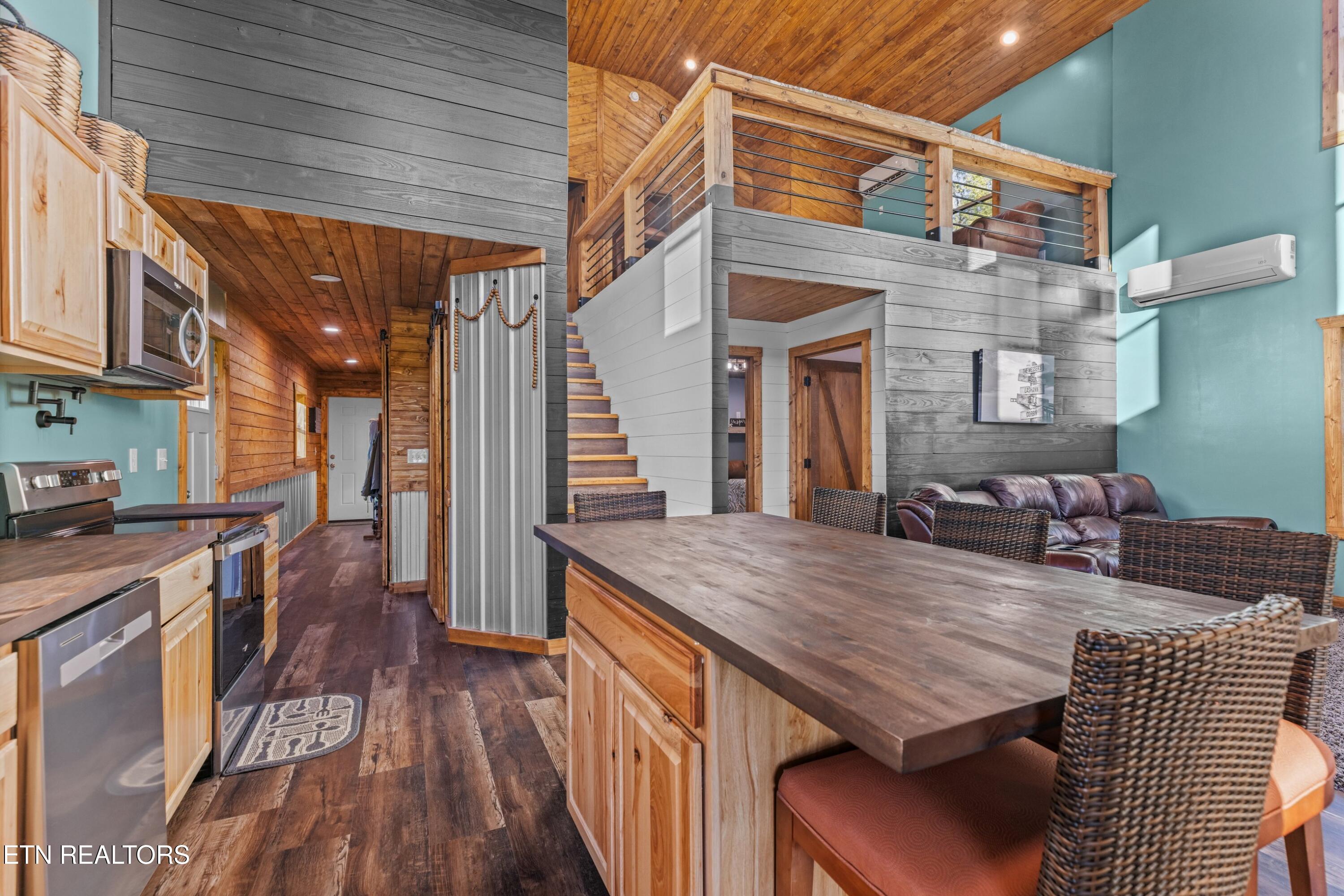 1689 E Highway 25 70 Dandridge TN 37725