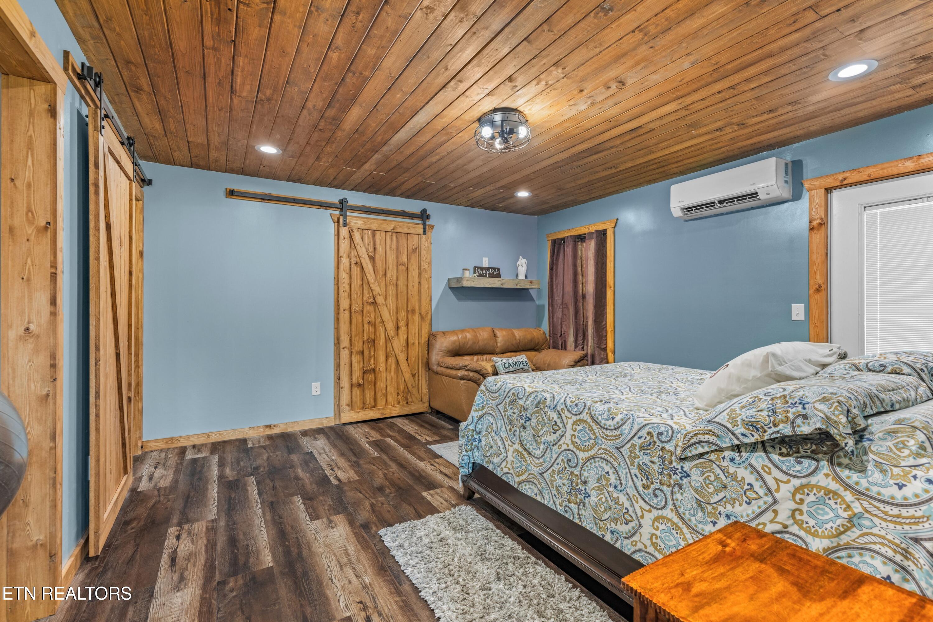 1689 E Highway 25 70 Dandridge TN 37725