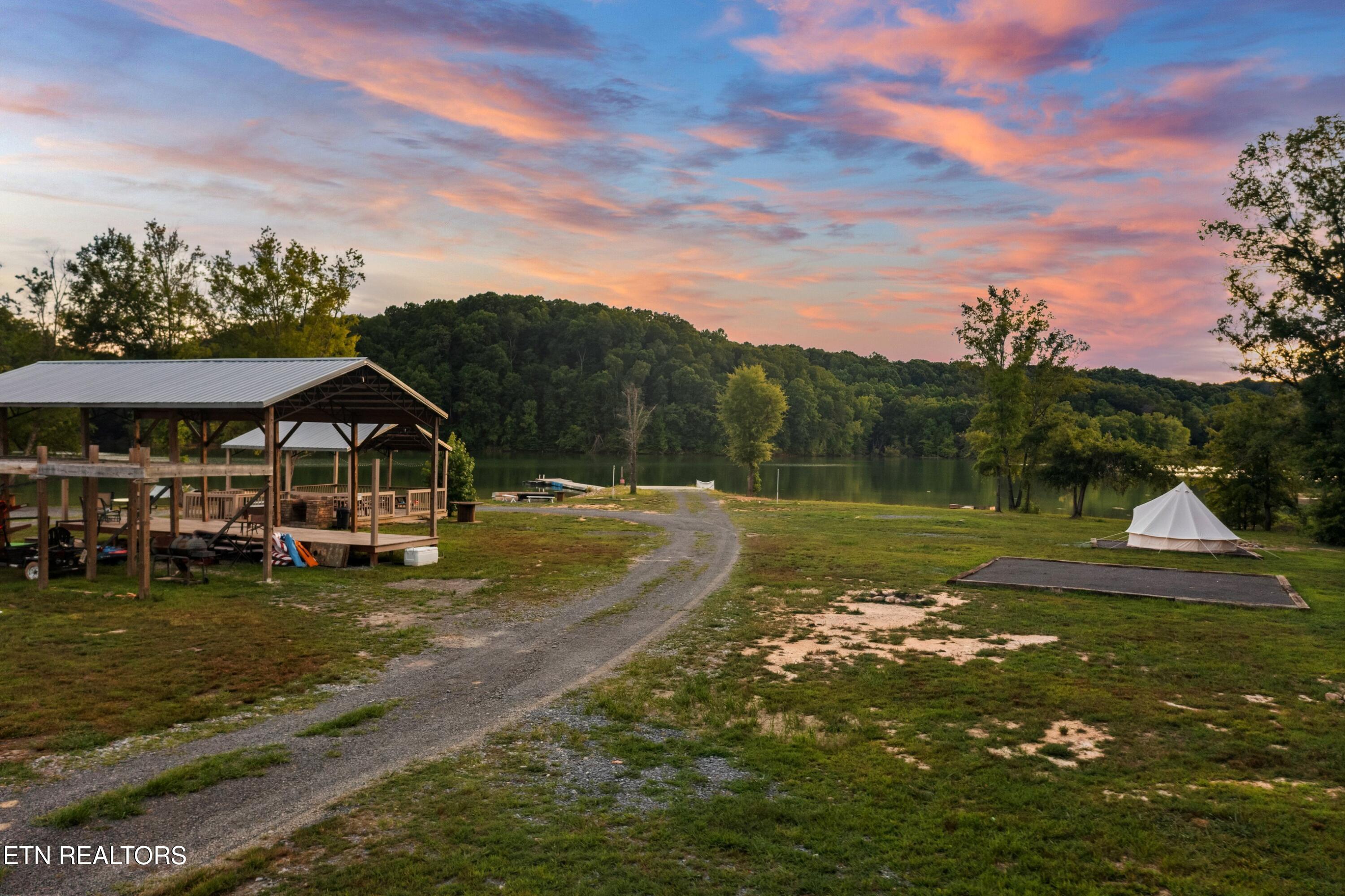1689 E Highway 25 70 Dandridge TN 37725
