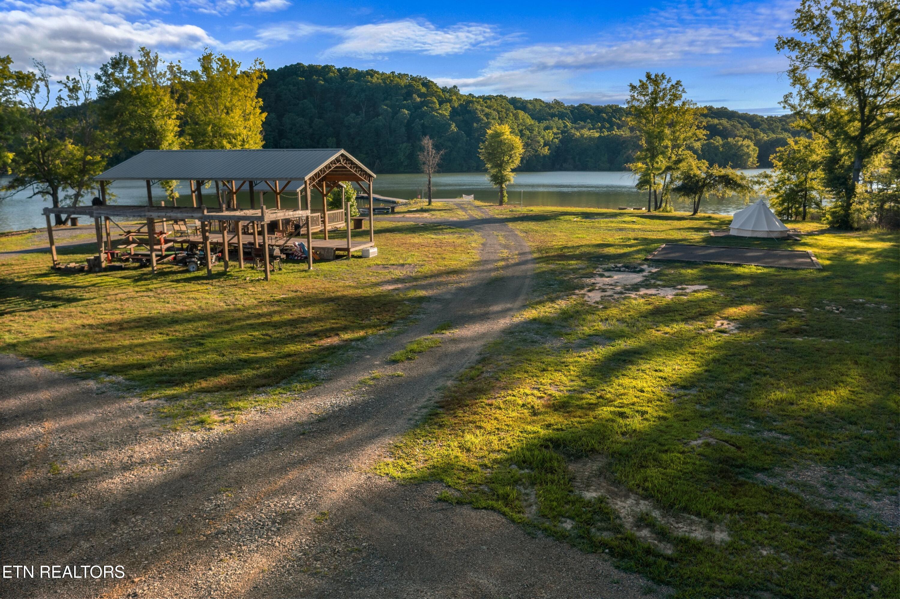1689 E Highway 25 70 Dandridge TN 37725