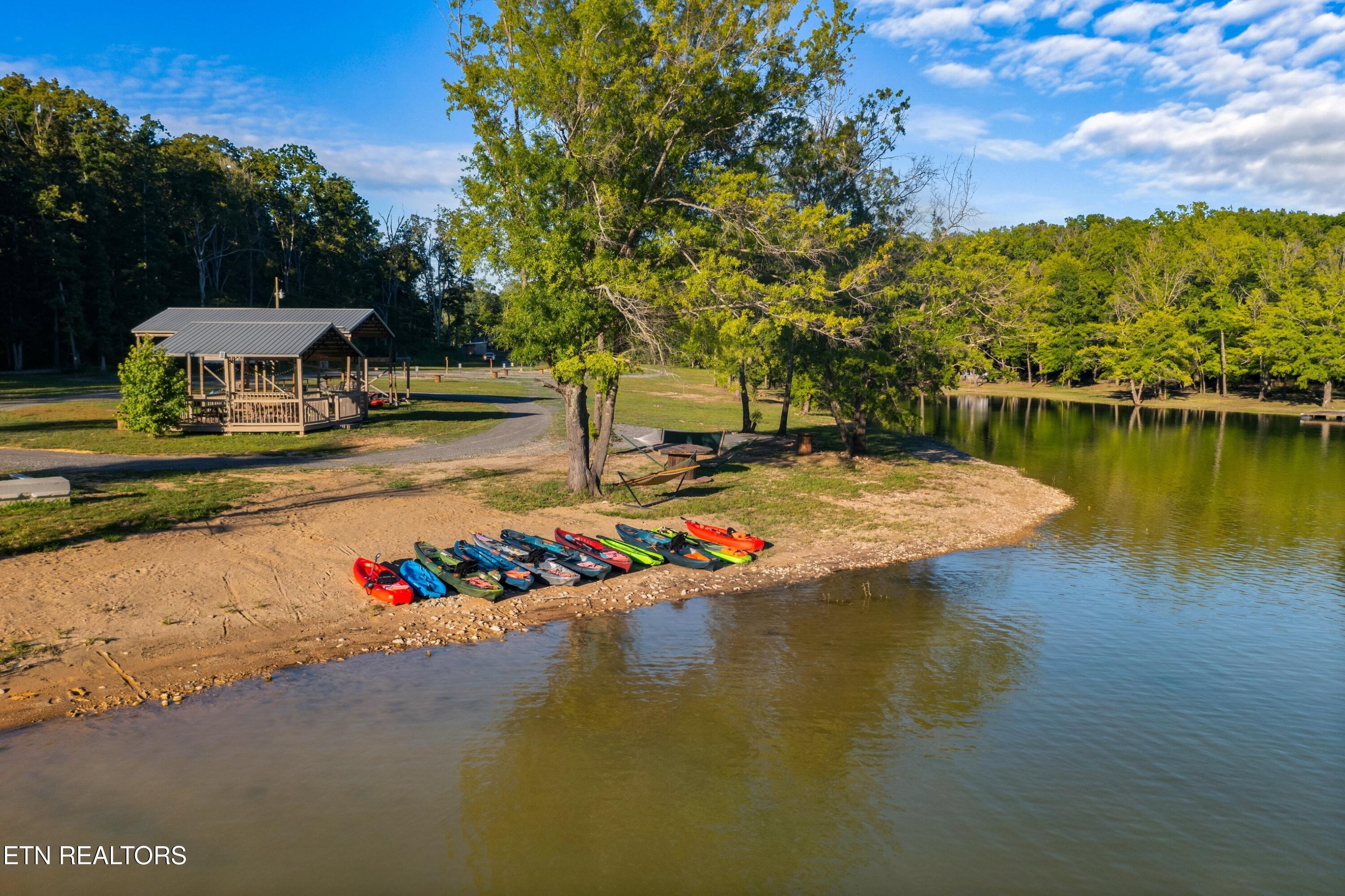 1689 E Highway 25 70 Dandridge TN 37725