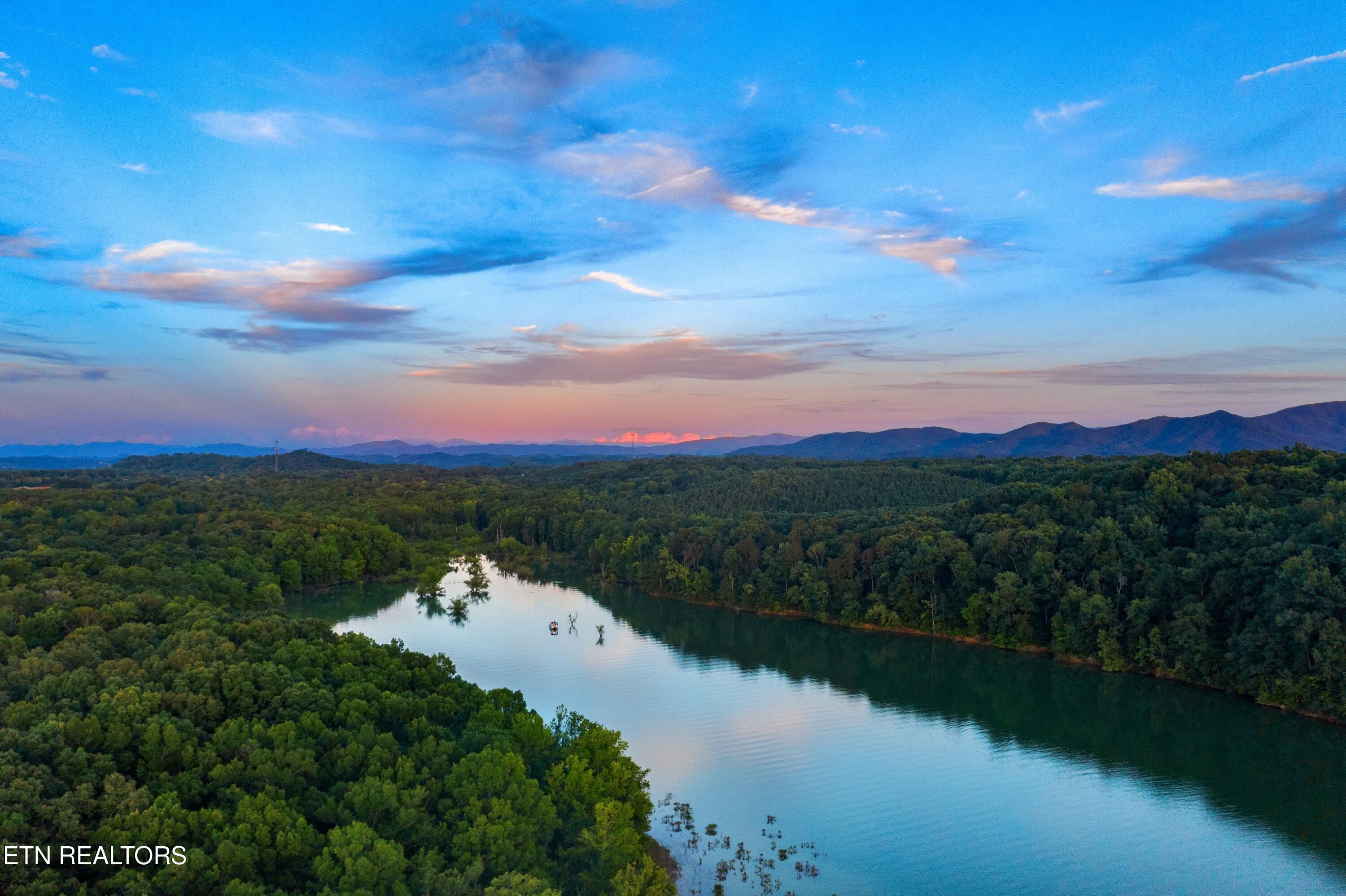 1689 E Highway 25 70 Dandridge TN 37725