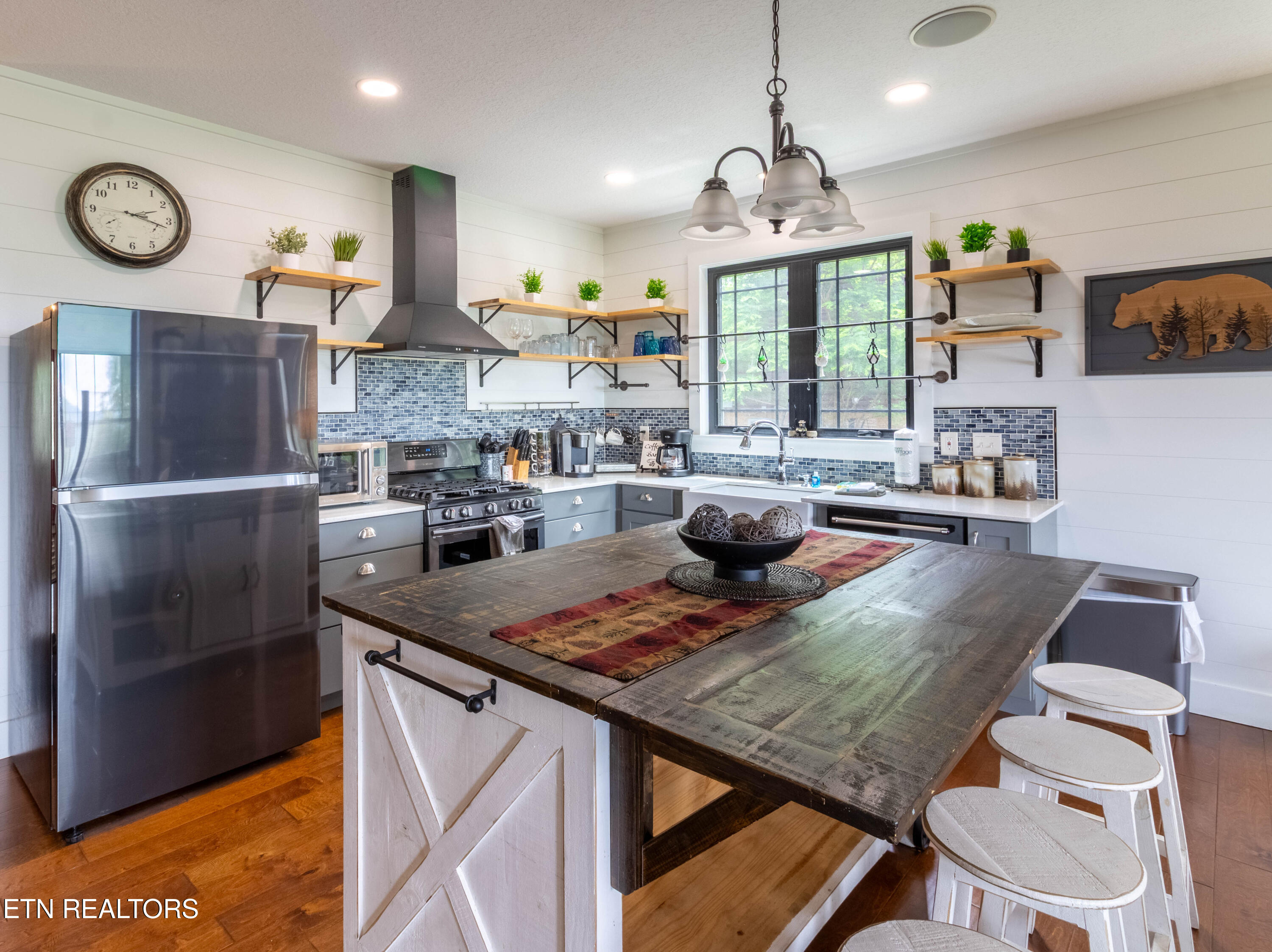 4973 Long Rifle Road Walland TN 37886