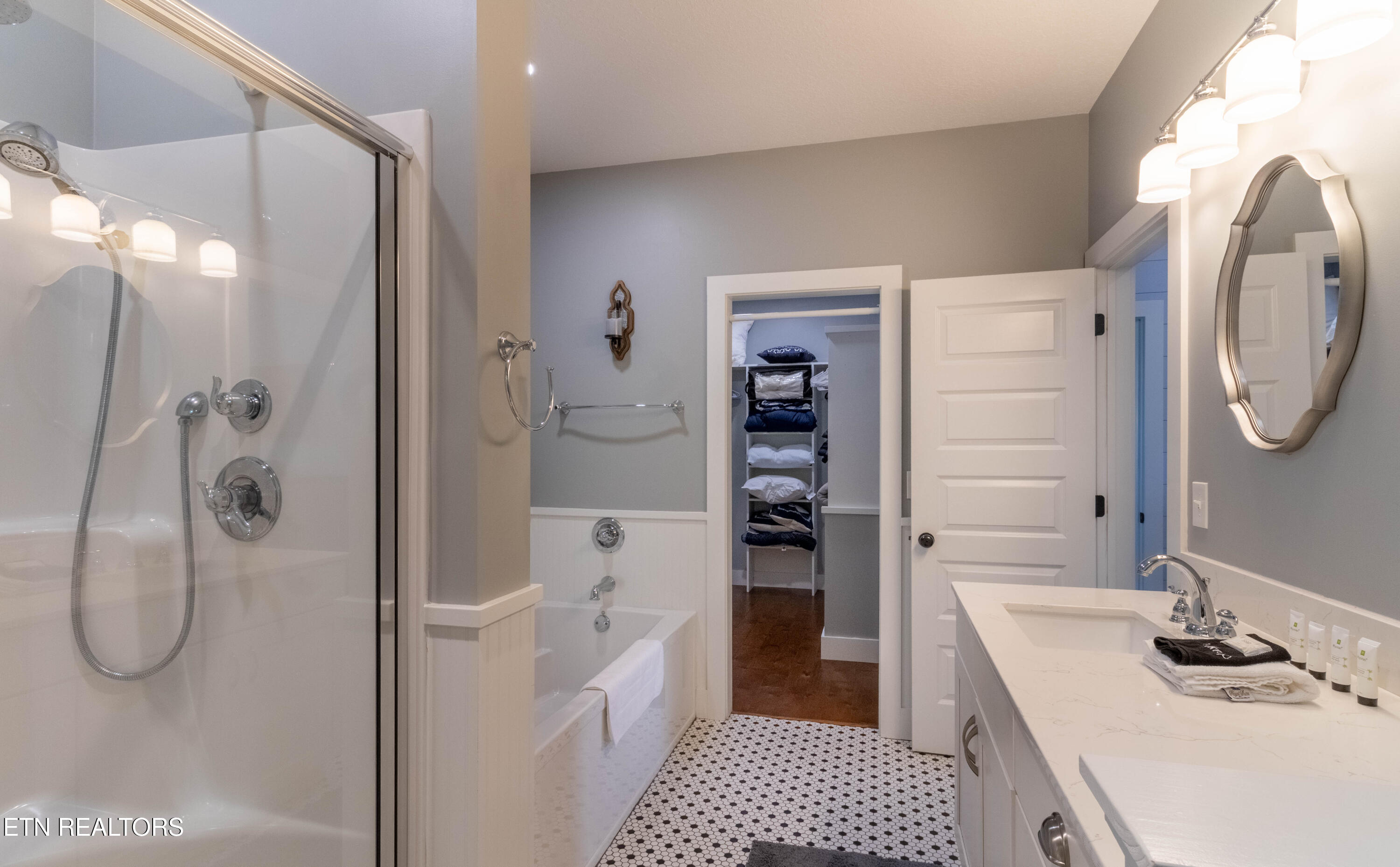 4973 Long Rifle Road Walland TN 37886
