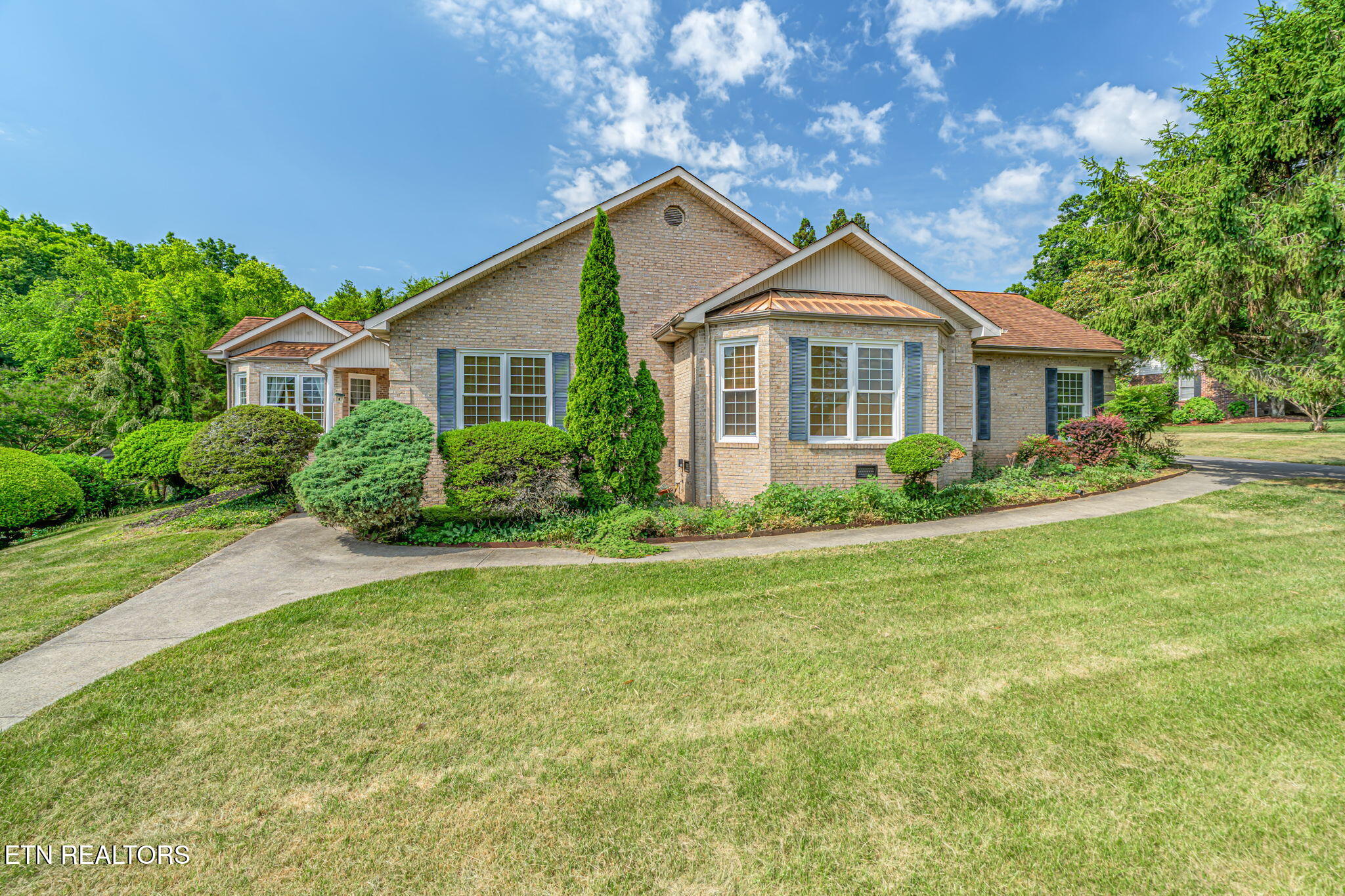 109 Farmington Place Clinton TN 37716