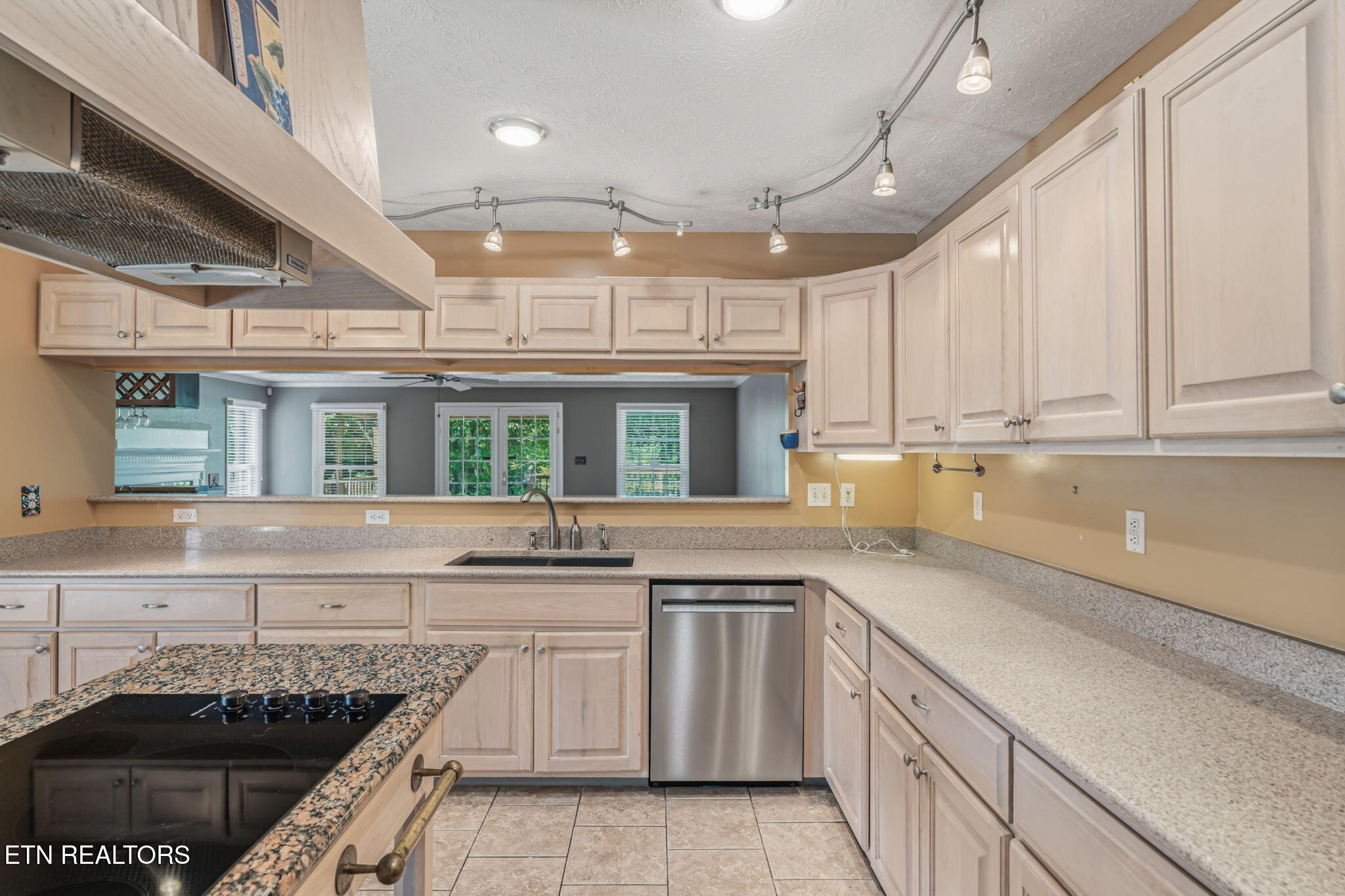 109 Farmington Place Clinton TN 37716