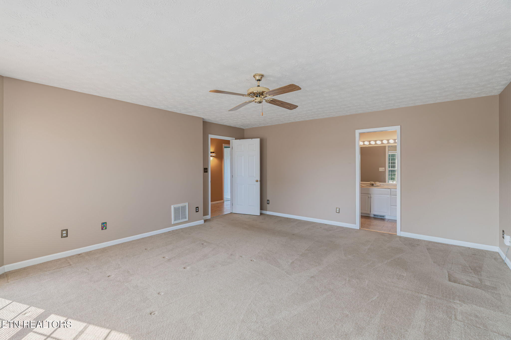 109 Farmington Place Clinton TN 37716