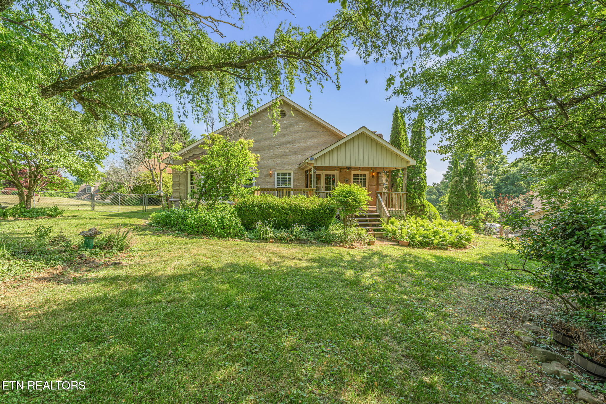109 Farmington Place Clinton TN 37716