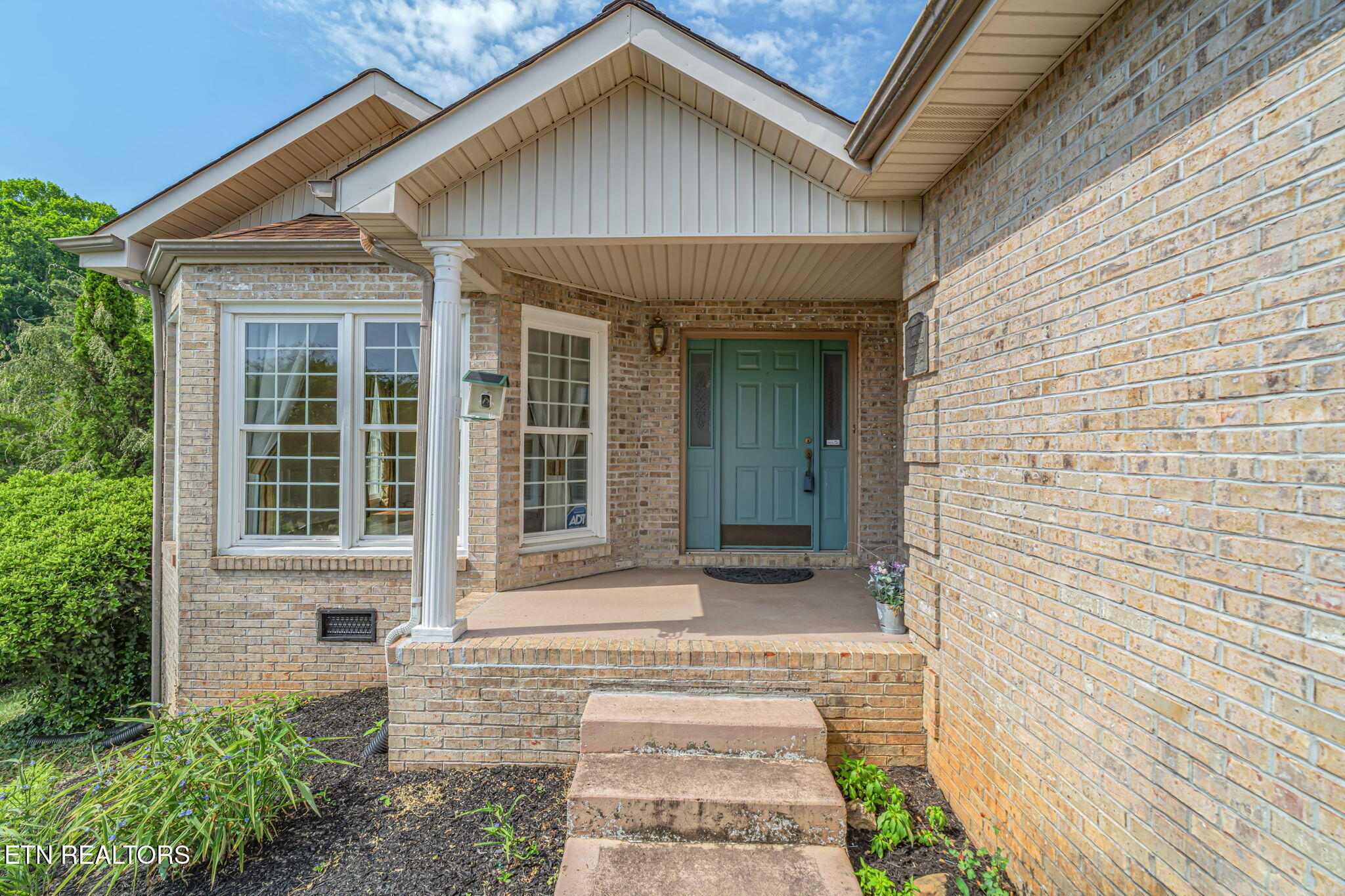 109 Farmington Place Clinton TN 37716