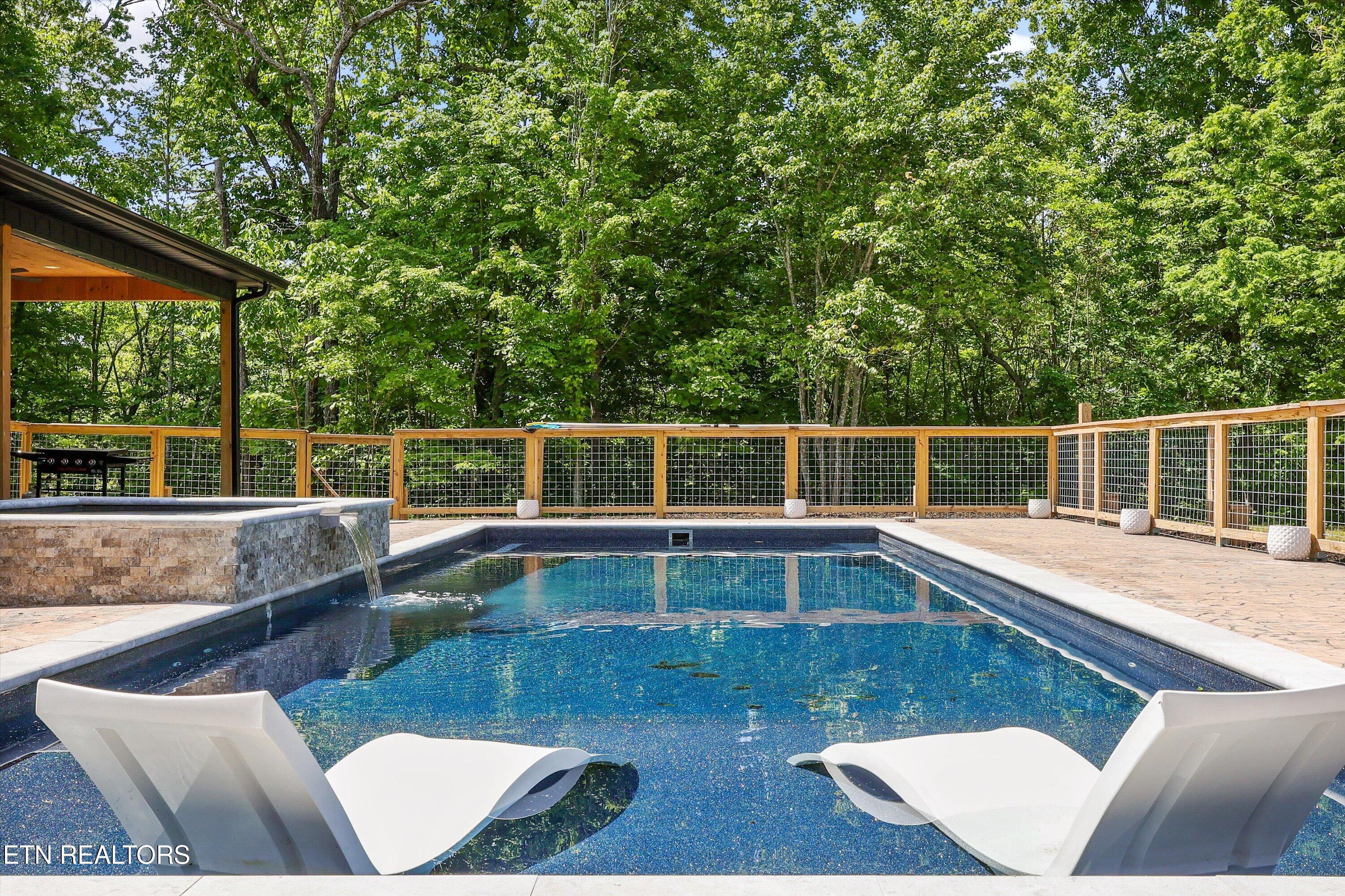 529 Travellers Way Lenoir City TN 37771
