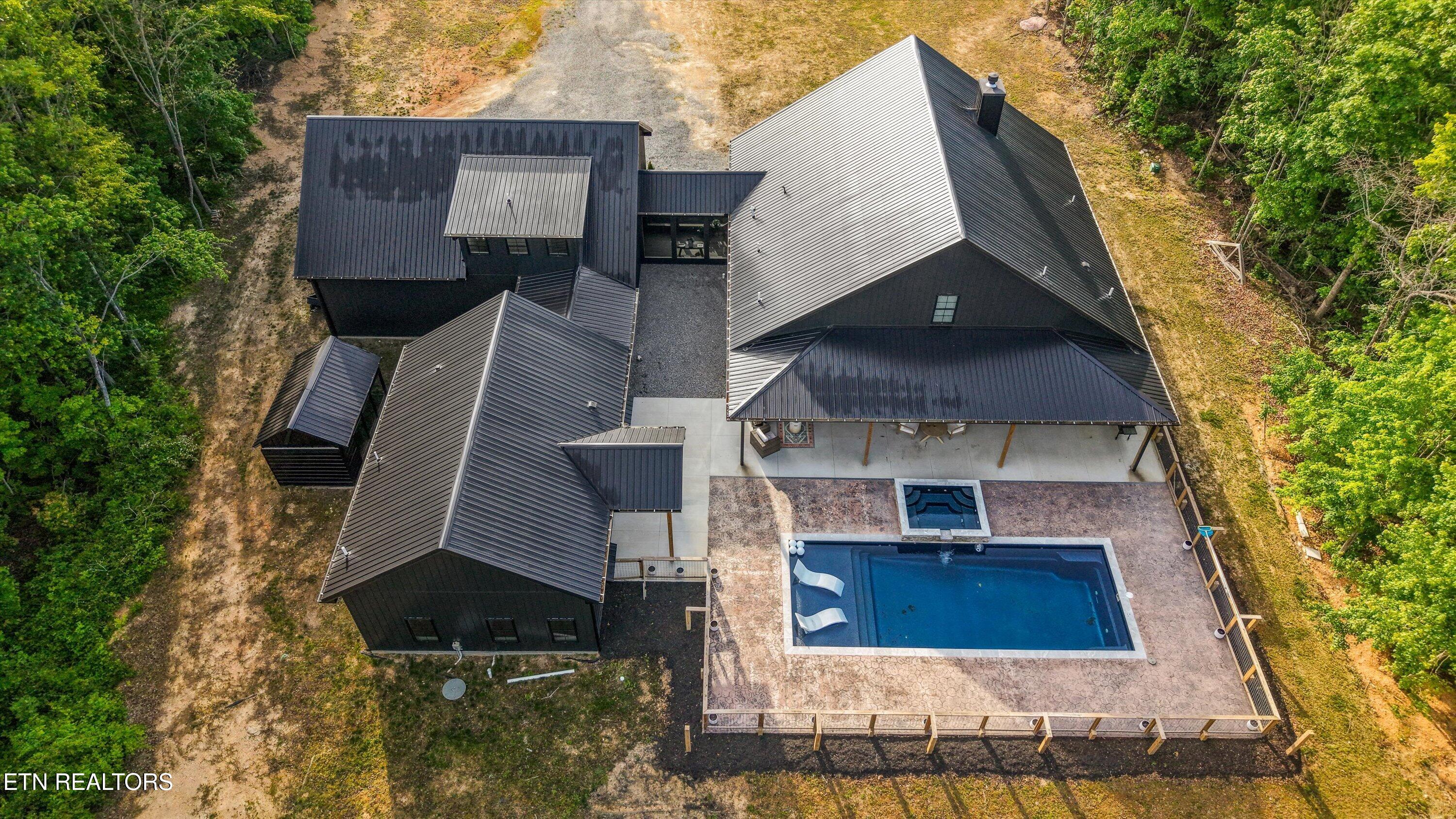 529 Travellers Way Lenoir City TN 37771