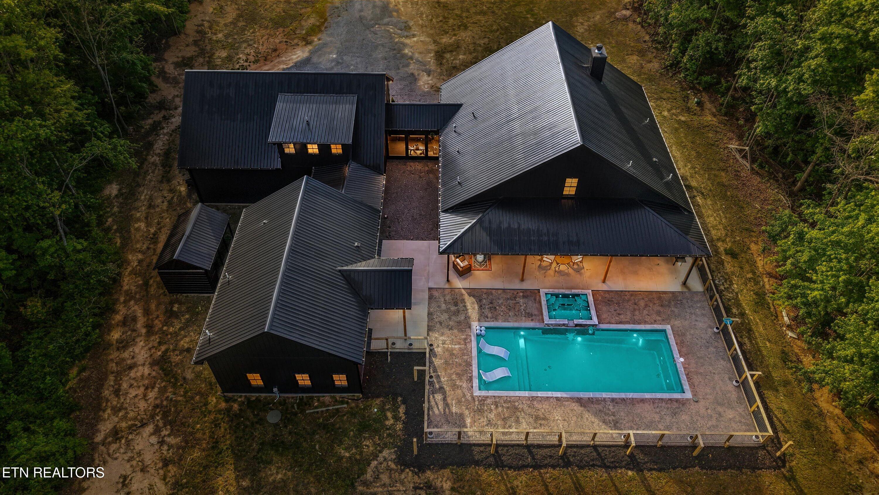 529 Travellers Way Lenoir City TN 37771