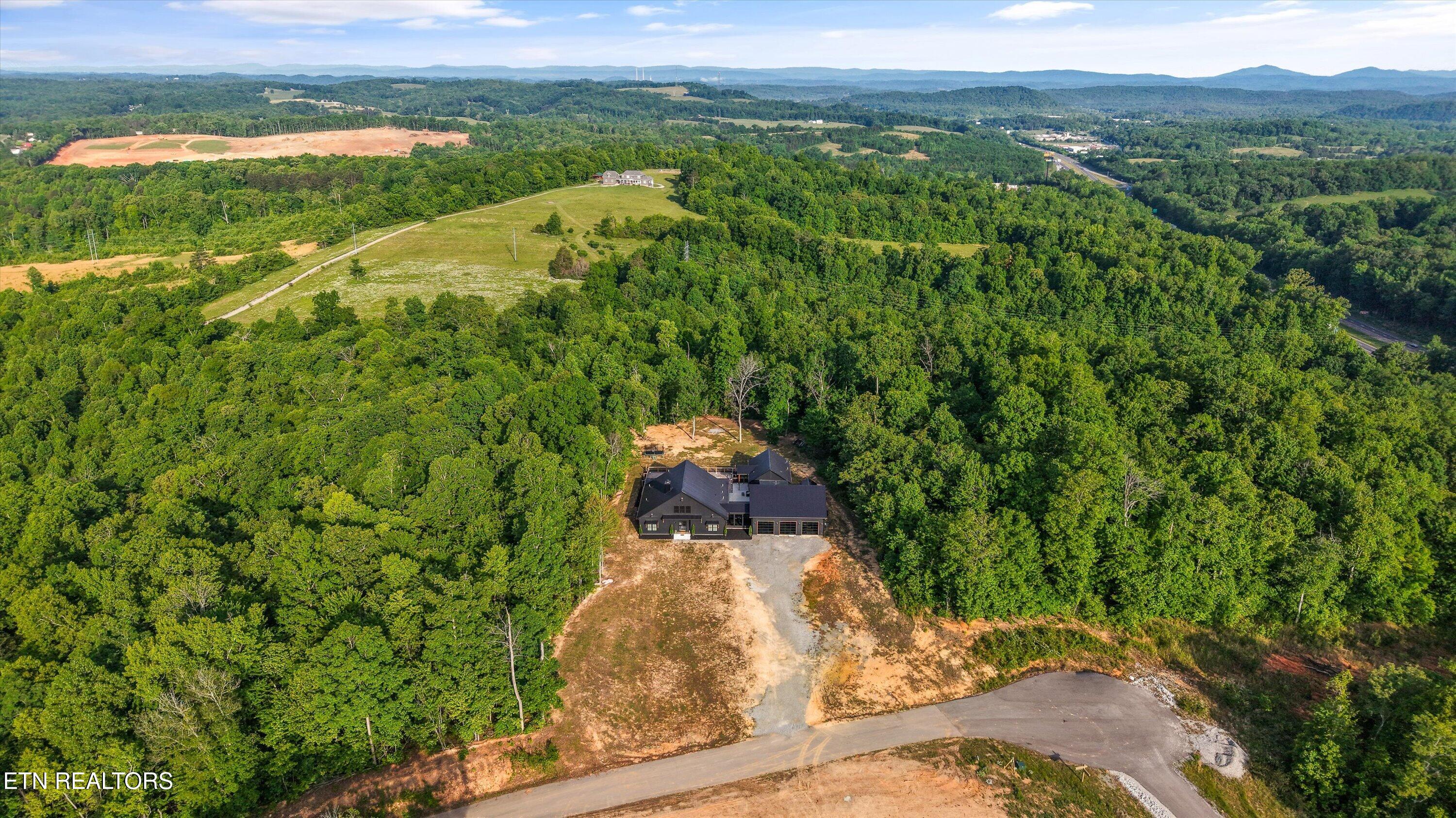529 Travellers Way Lenoir City TN 37771