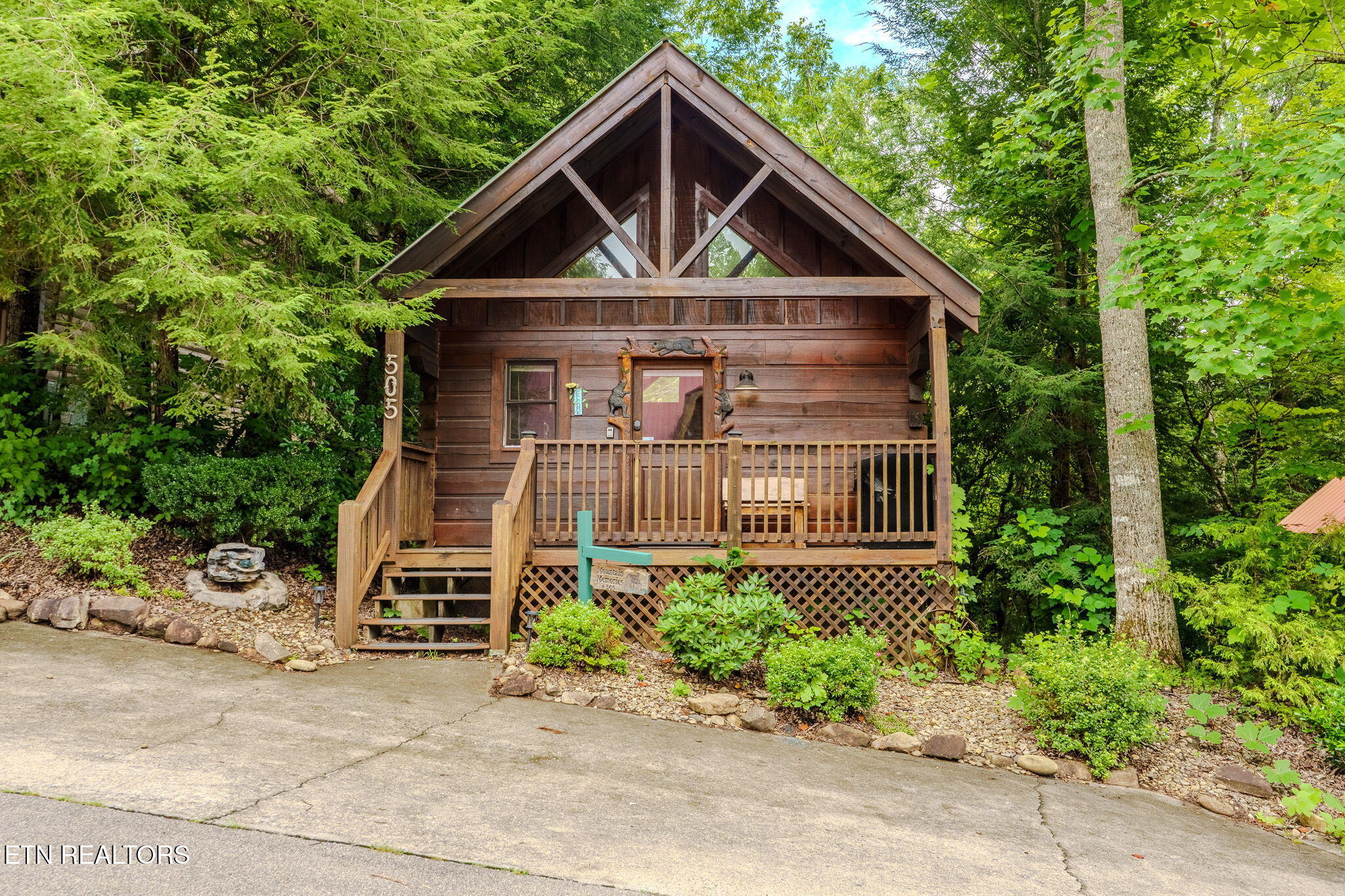 505 Hoot Owl Way Gatlinburg TN 37738